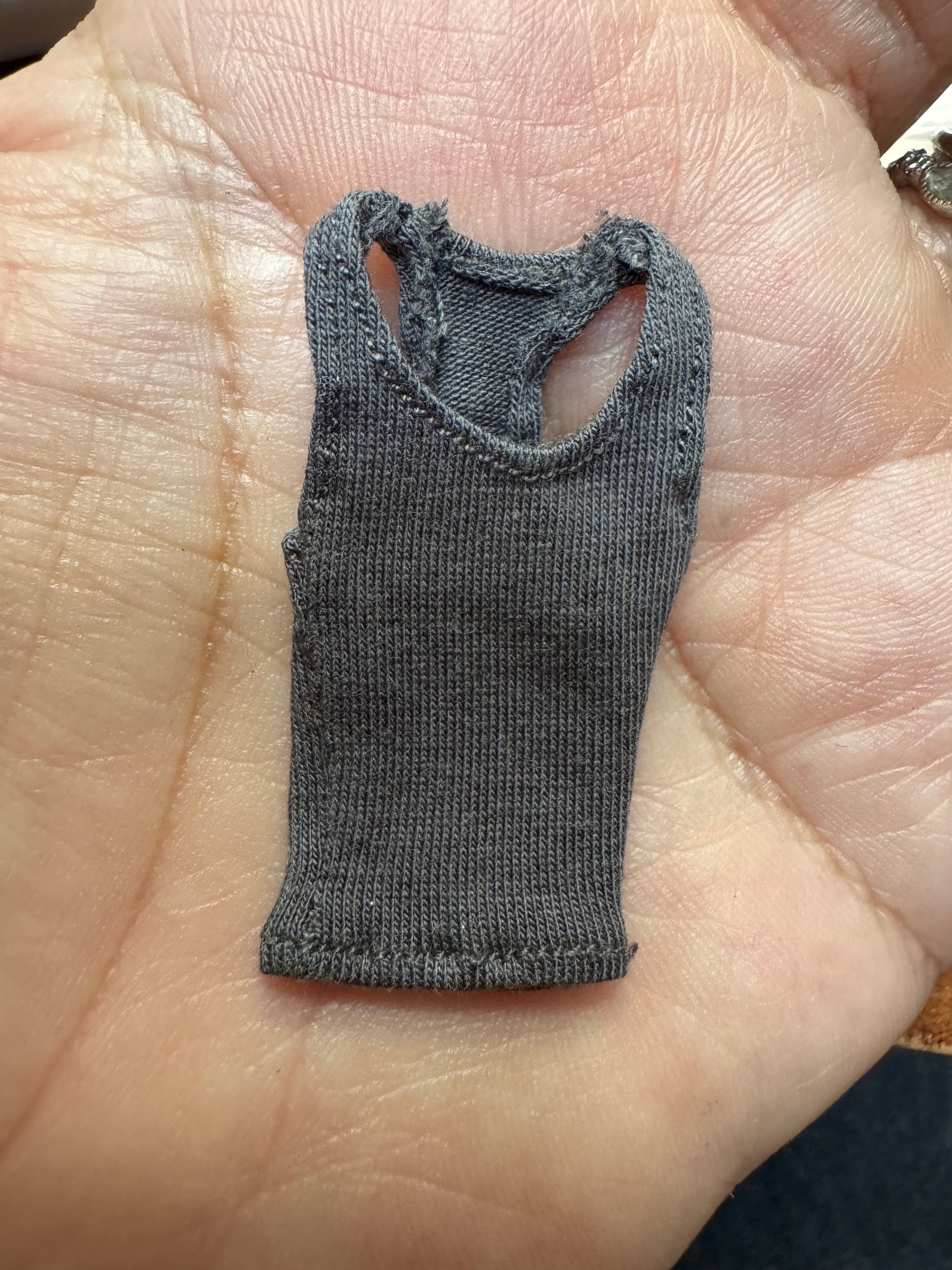 dollhouse miniature tee shirt, women's 1/12 tank top shirt