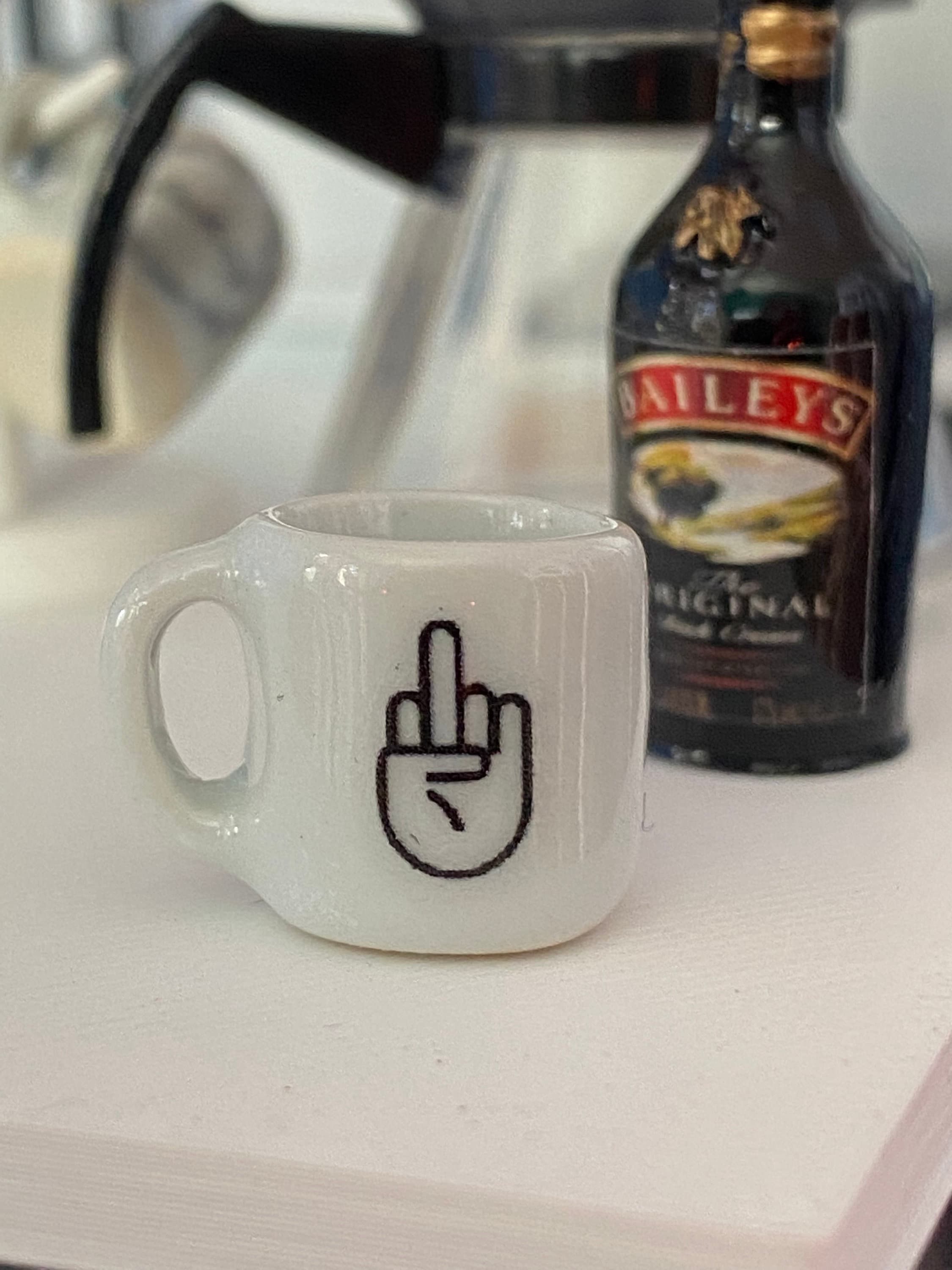 dollhouse miniature coffee mug finger emoji 1/12 scale