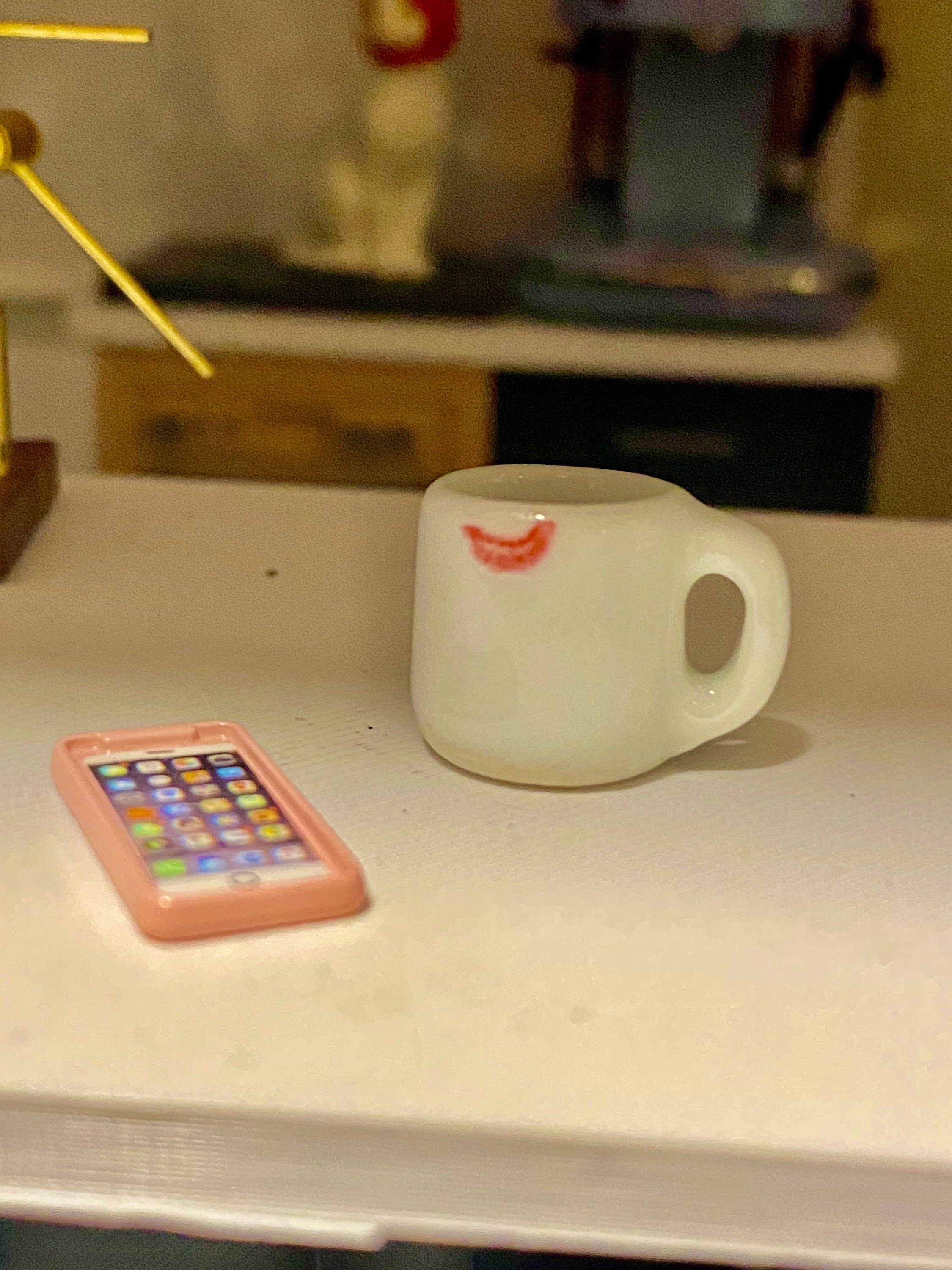 Dollhouse miniature coffee mug lipstick stained 1/12 scale dollhouse dishes