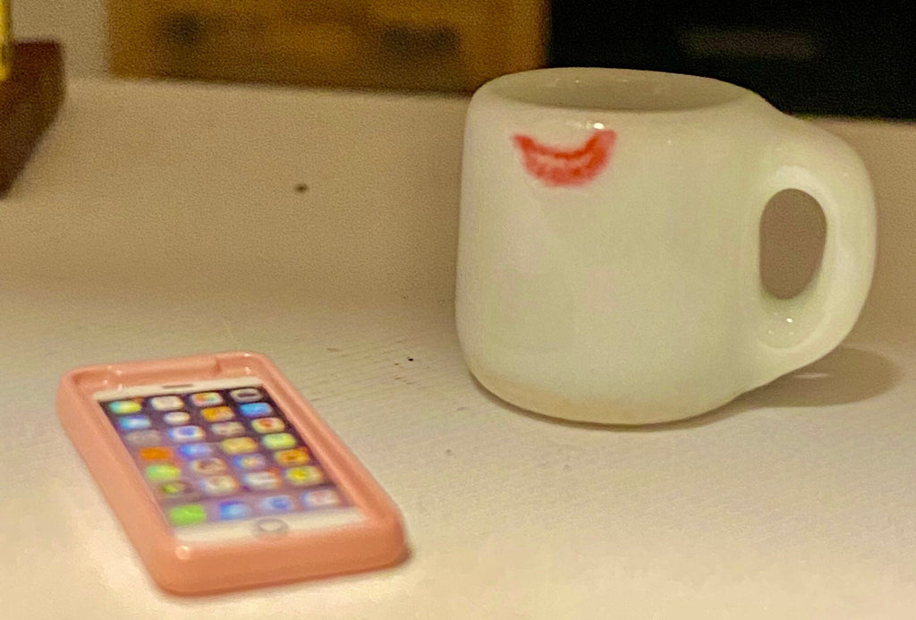 Dollhouse miniature coffee mug lipstick stained 1/12 scale dollhouse dishes