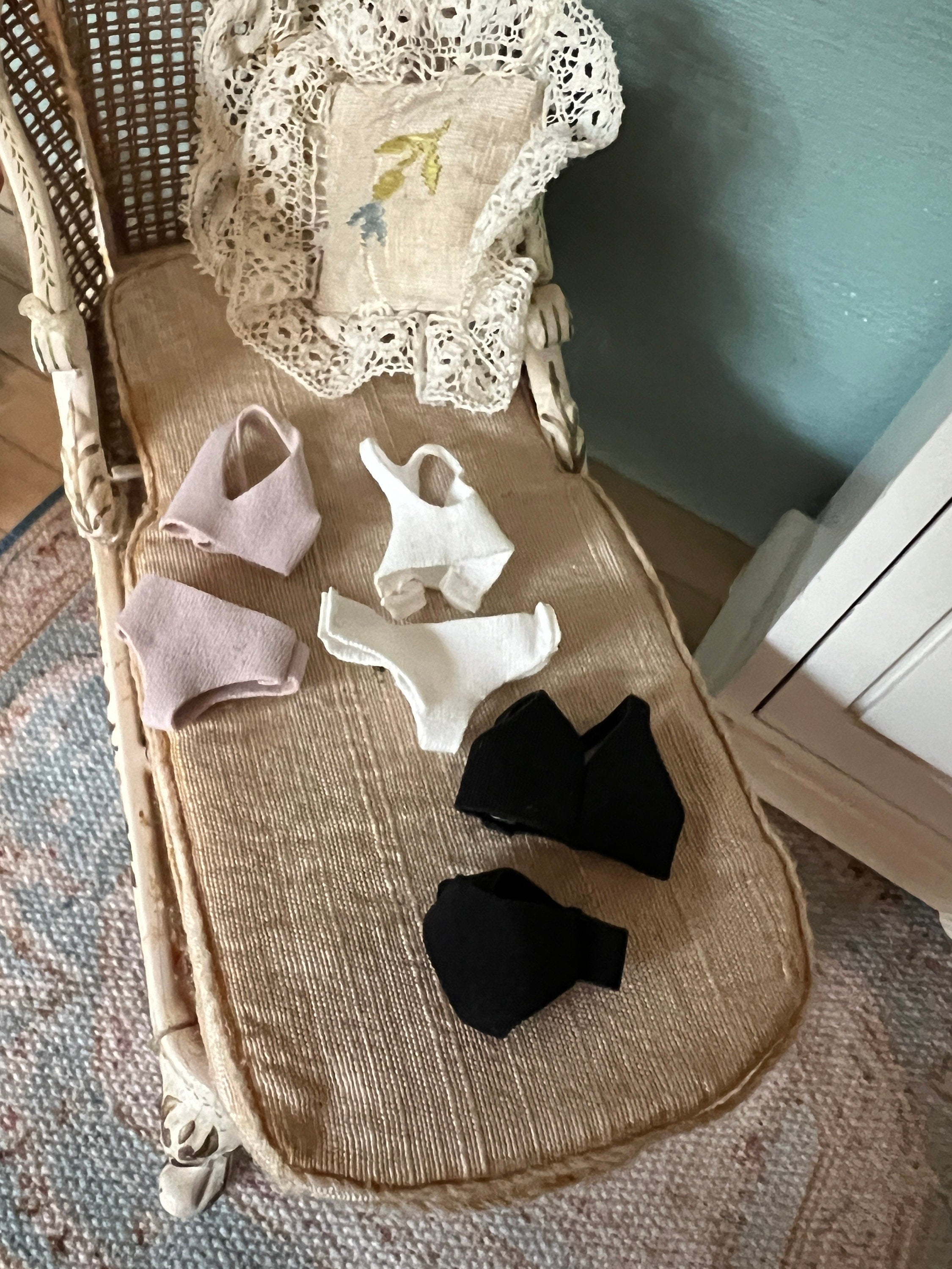 Dollhouse miniature simple bra and panty, 1/12 underwear and panties,