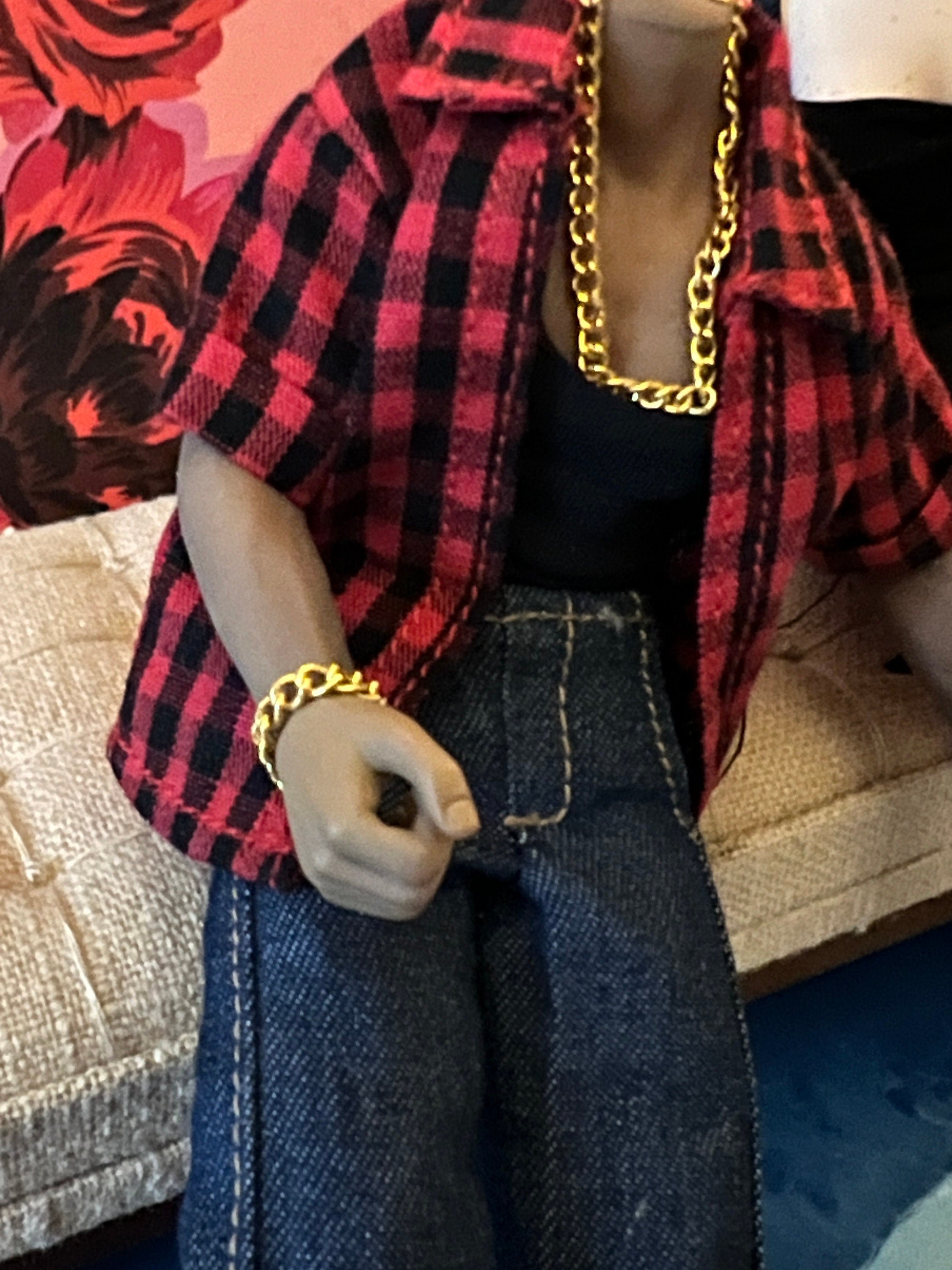 dollhouse miniature jewelry, fake gold and silver chains