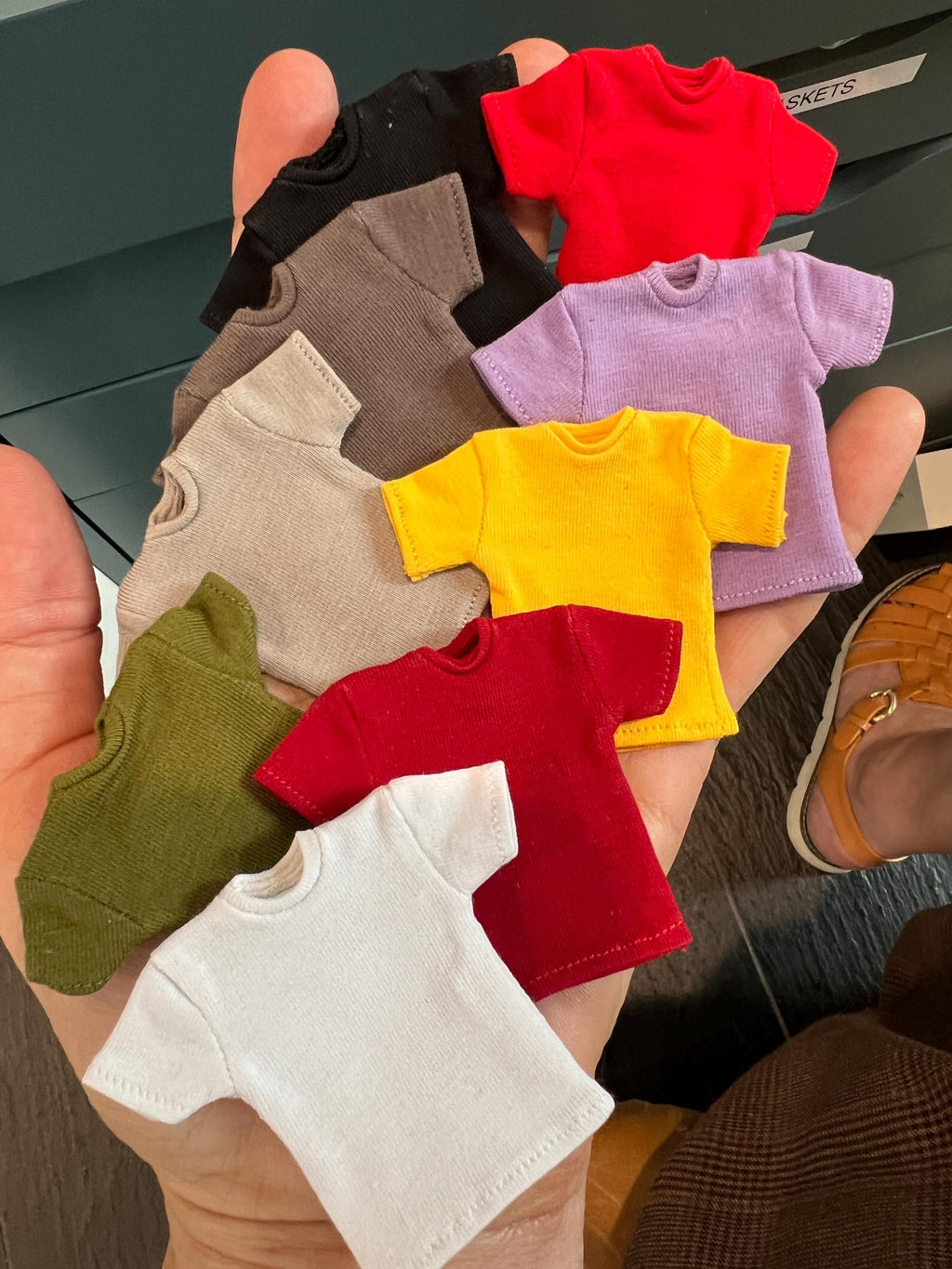 dollhouse miniature tee shirt, 1/12 shirt, clothes