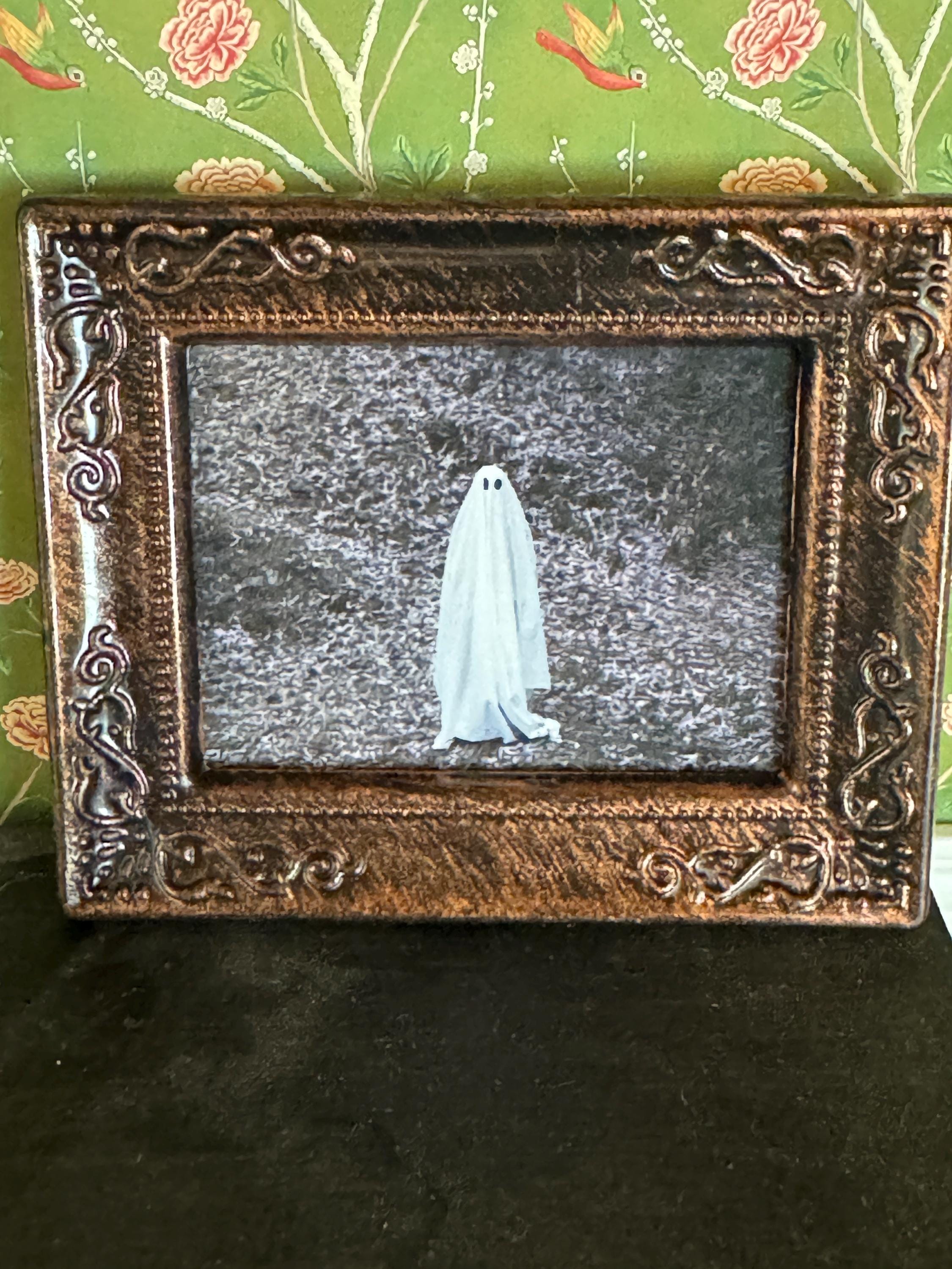 dollhouse miniature ghost decor 1/12 and 1/6 miniature Halloween art decor living room haunted halloween