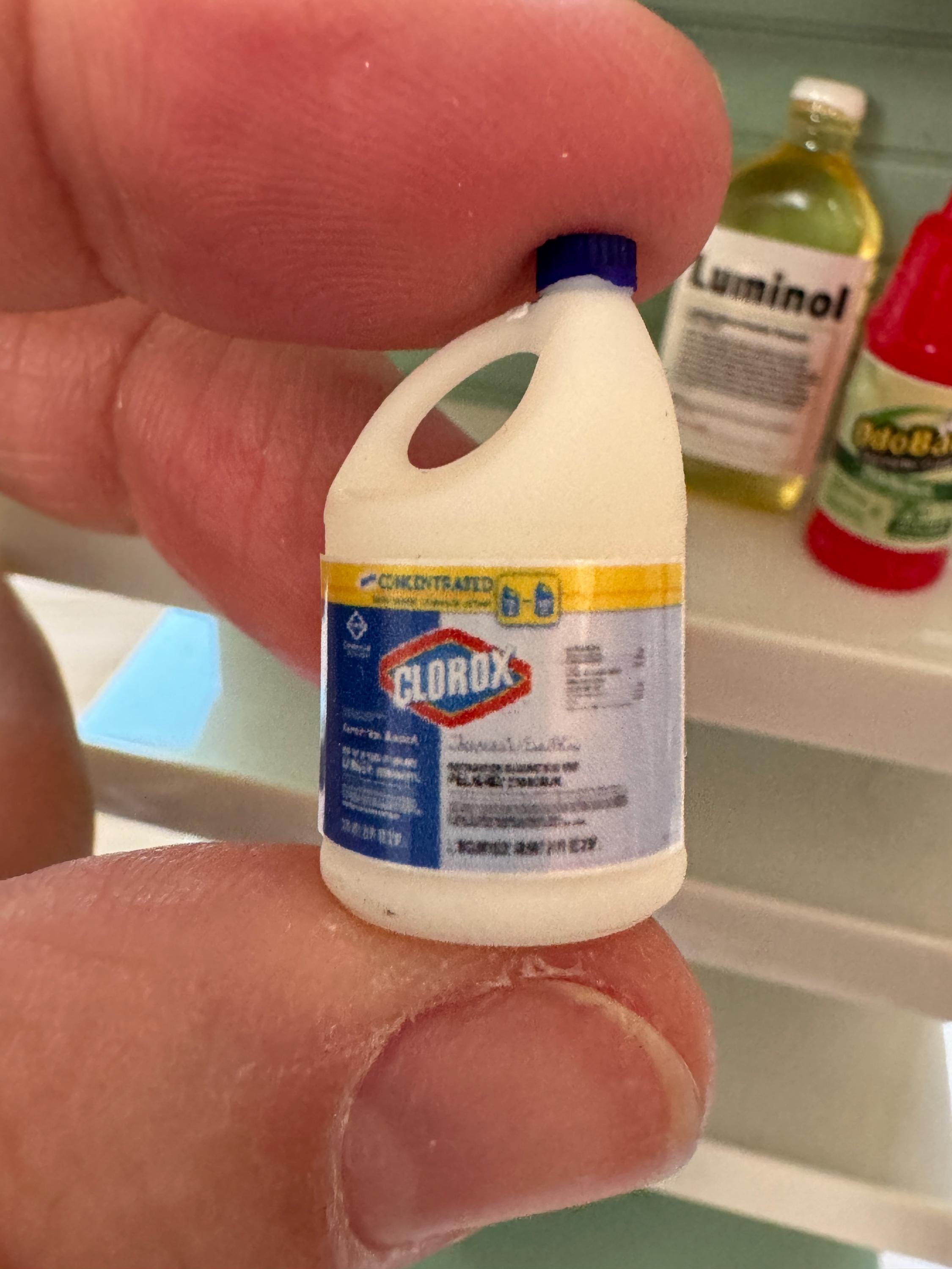 Dollhouse bleach, true crime miniature crime, 1/12 cleaning supplies