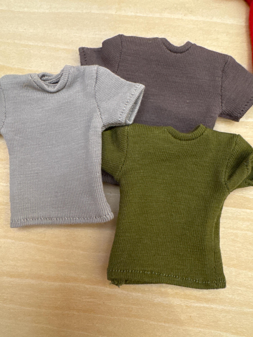 dollhouse miniature tee shirt, 1/12 shirt, clothes