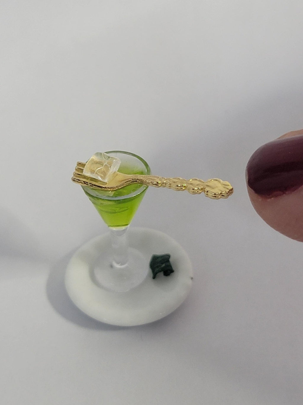 dollhouse miniature cocktail Absinthe, 1/12 bar drink with utensil, plate and sugar wrapper, dollhouse food miniature