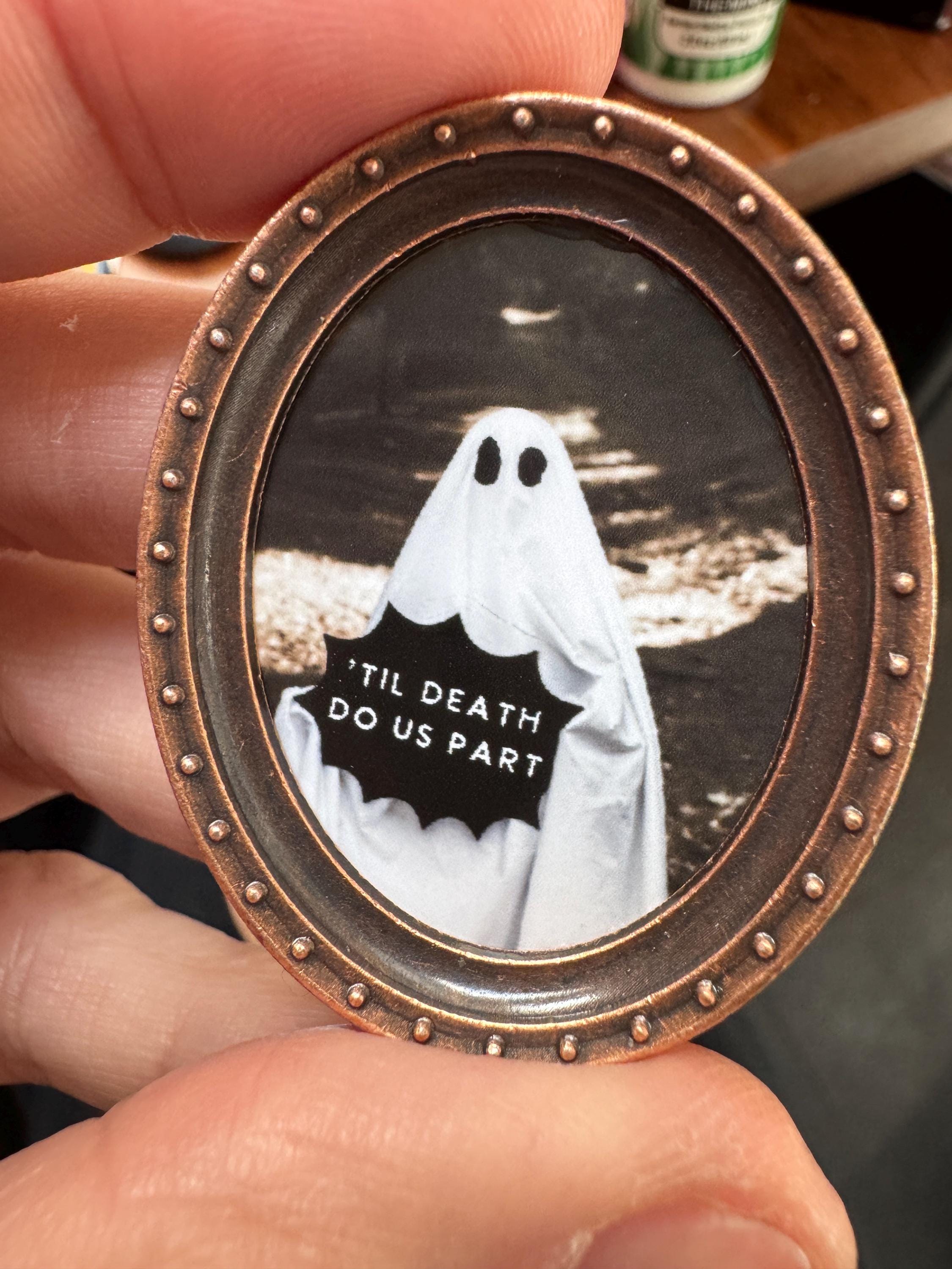 dollhouse miniature ghost decor 1/12 and 1/6 miniature Halloween art decor living room haunted halloween