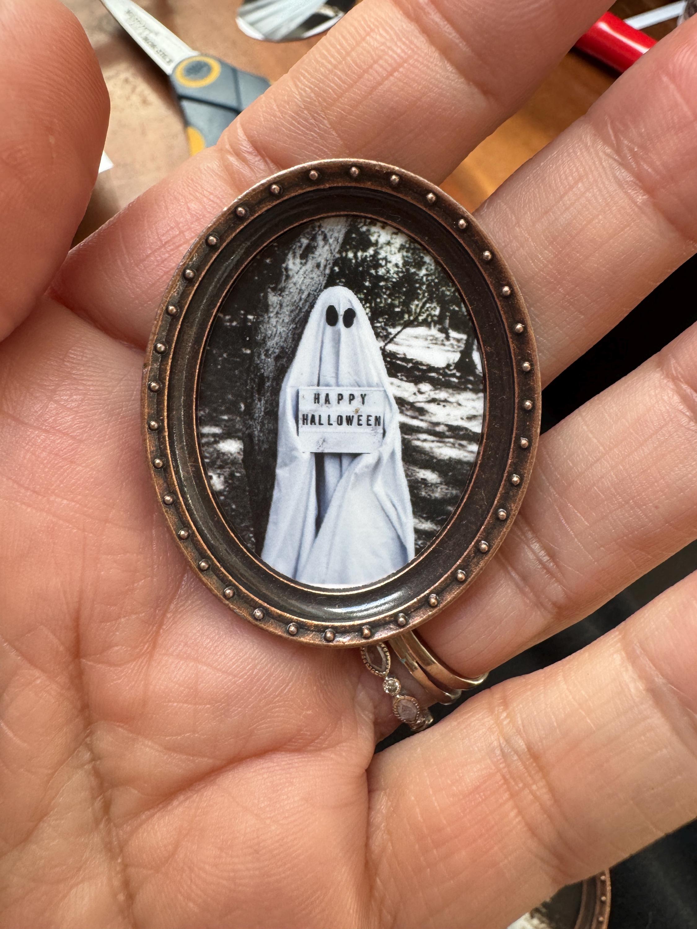 dollhouse miniature ghost decor 1/12 and 1/6 miniature Halloween art decor living room haunted halloween