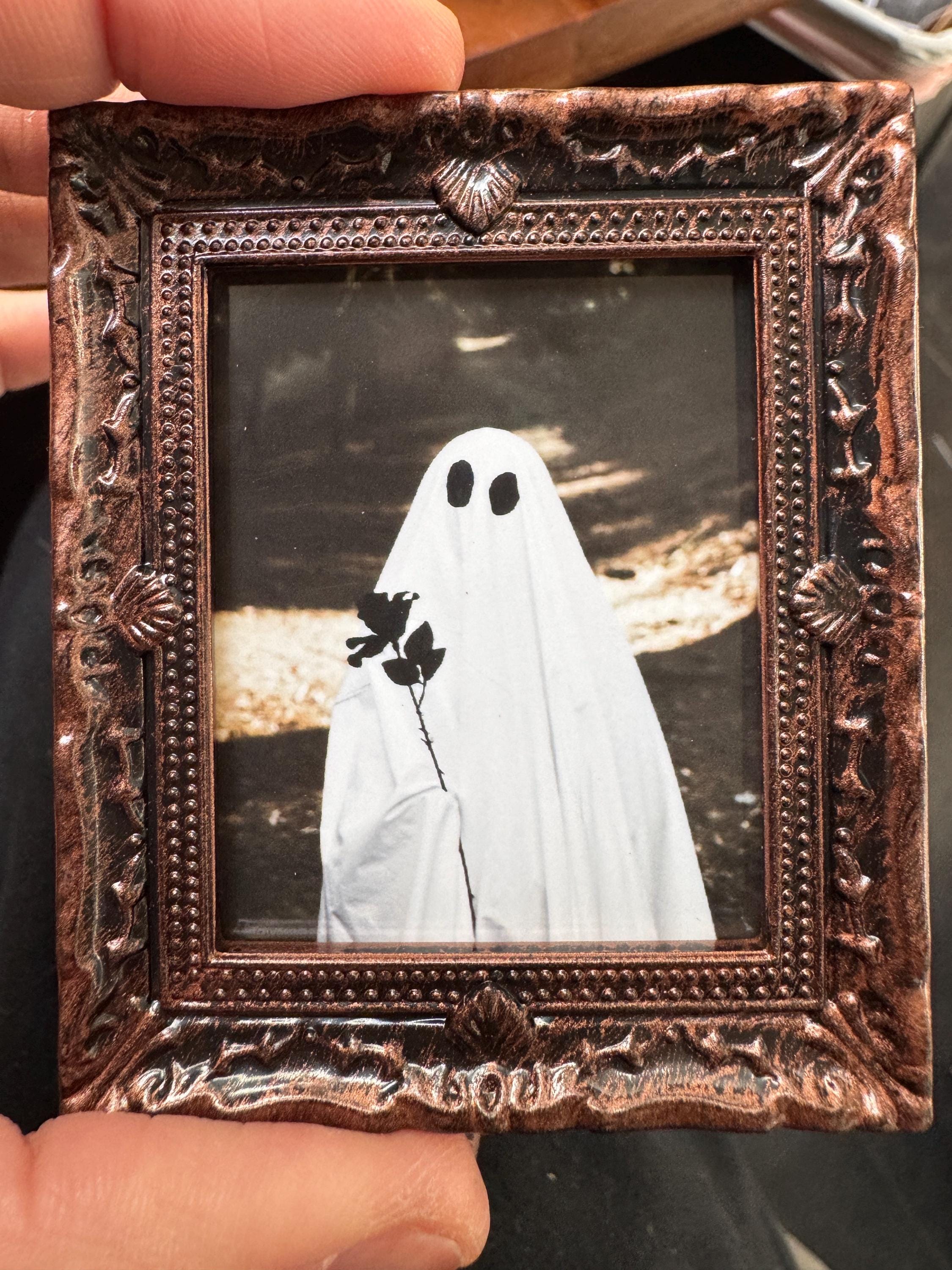 dollhouse miniature ghost decor 1/12 and 1/6 miniature Halloween art decor living room haunted halloween
