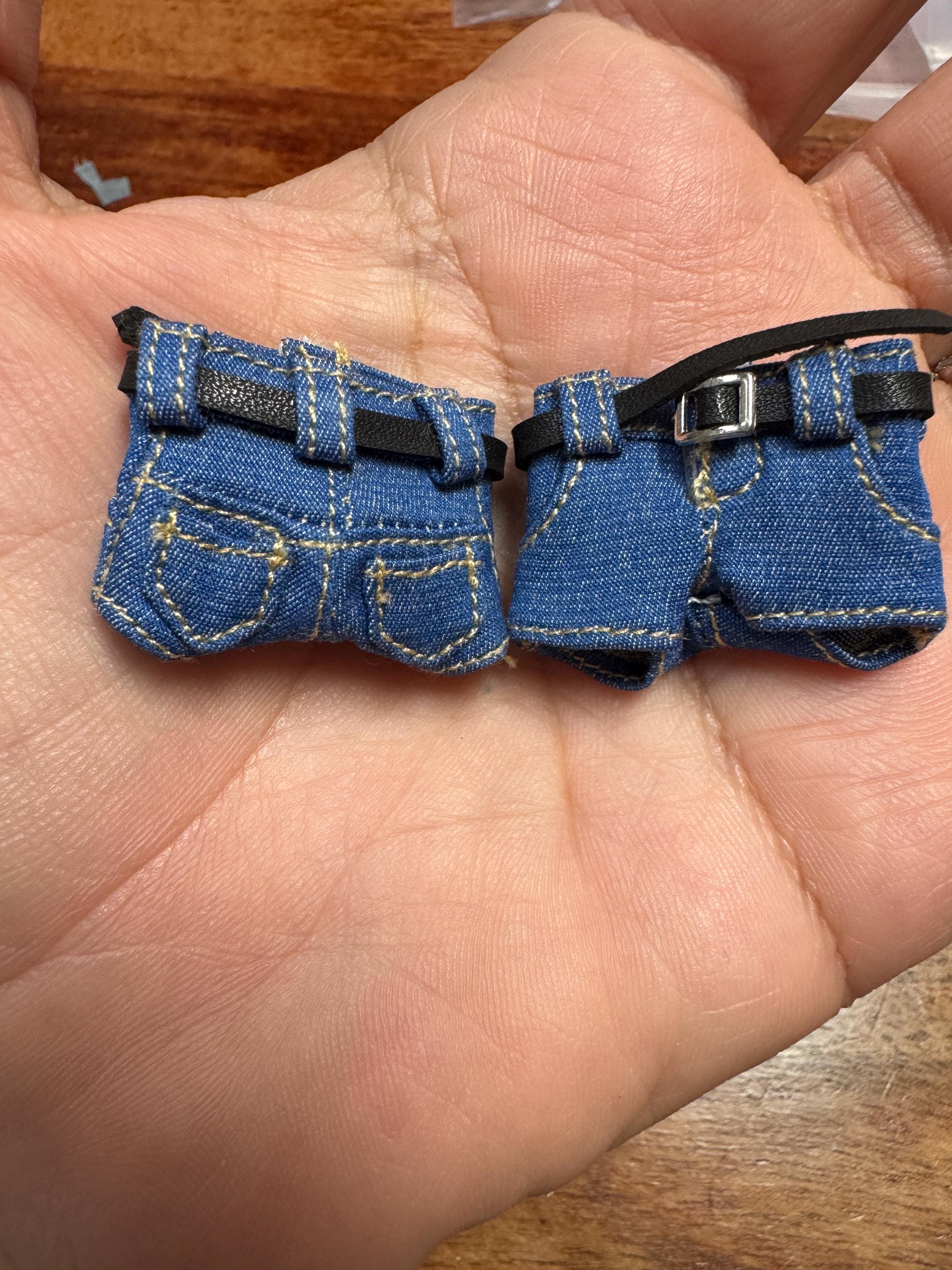 Dollhouse miniature women's shorts, 1/12 denim shorts