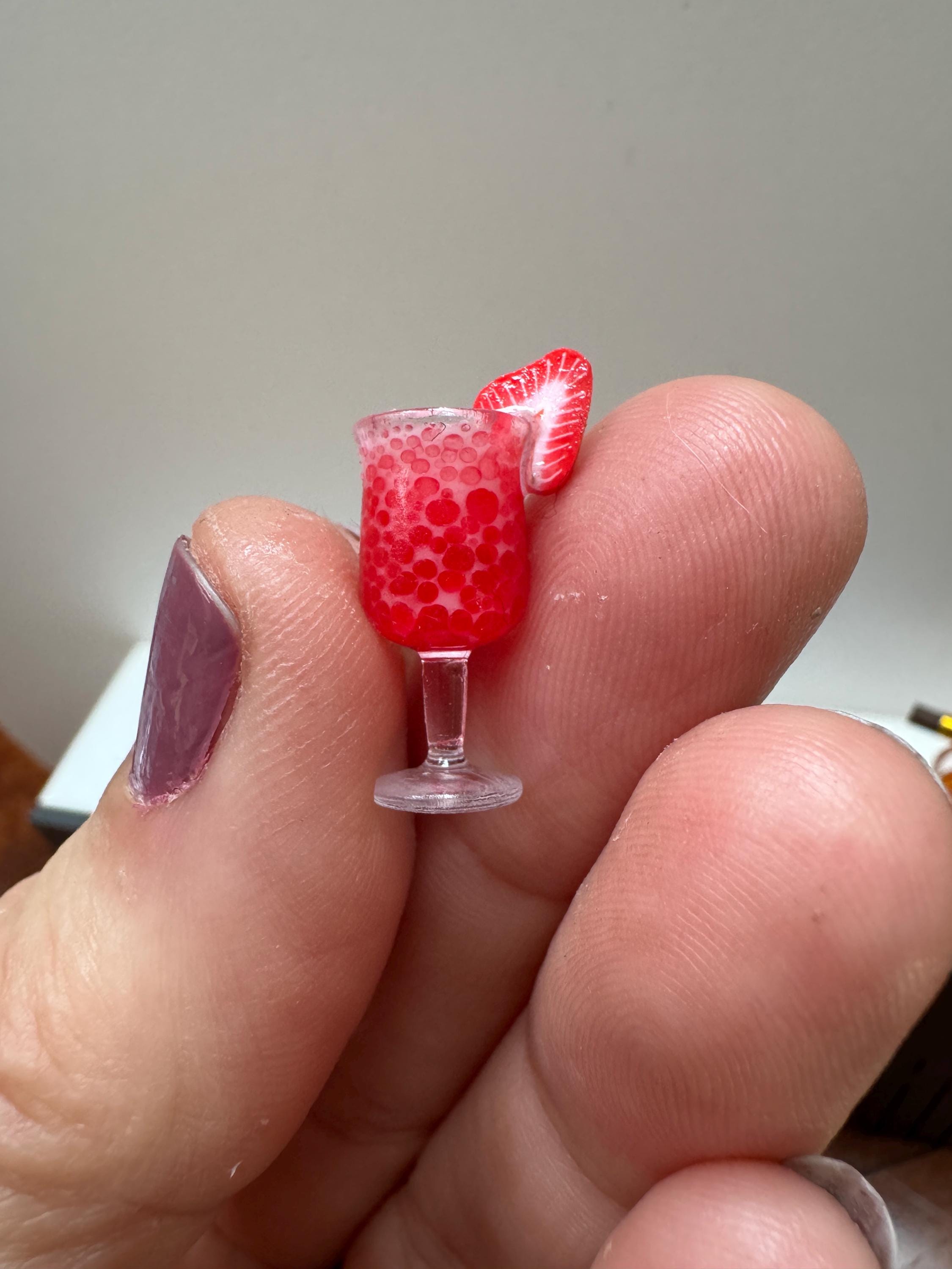 dollhouse miniature cocktail 1/12 scale strawberry daiquiri alcohol bar