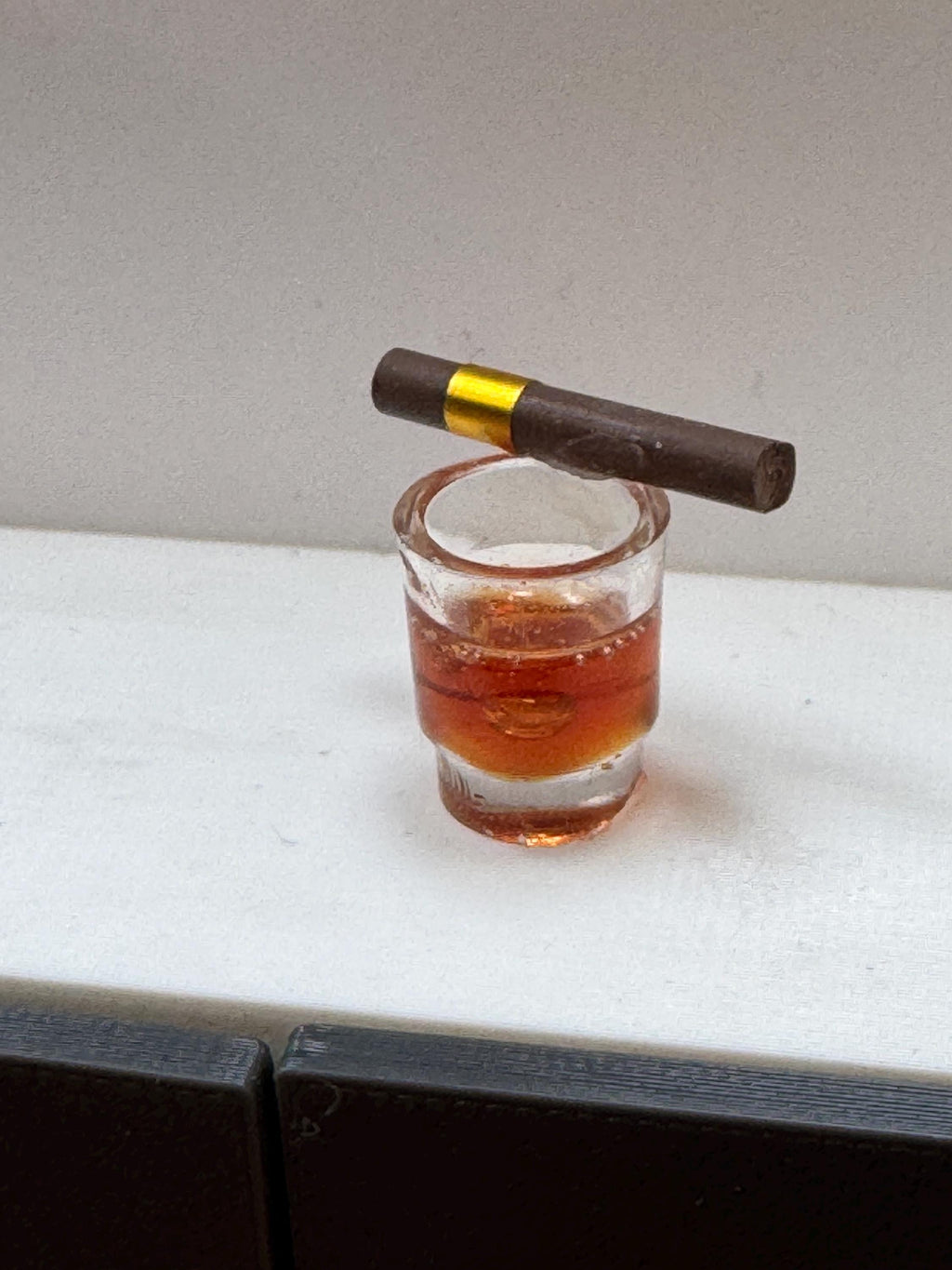 Dollhouse miniature cocktail drink, The Saprano, whiskey with cigar 1/12 dollhouse bar