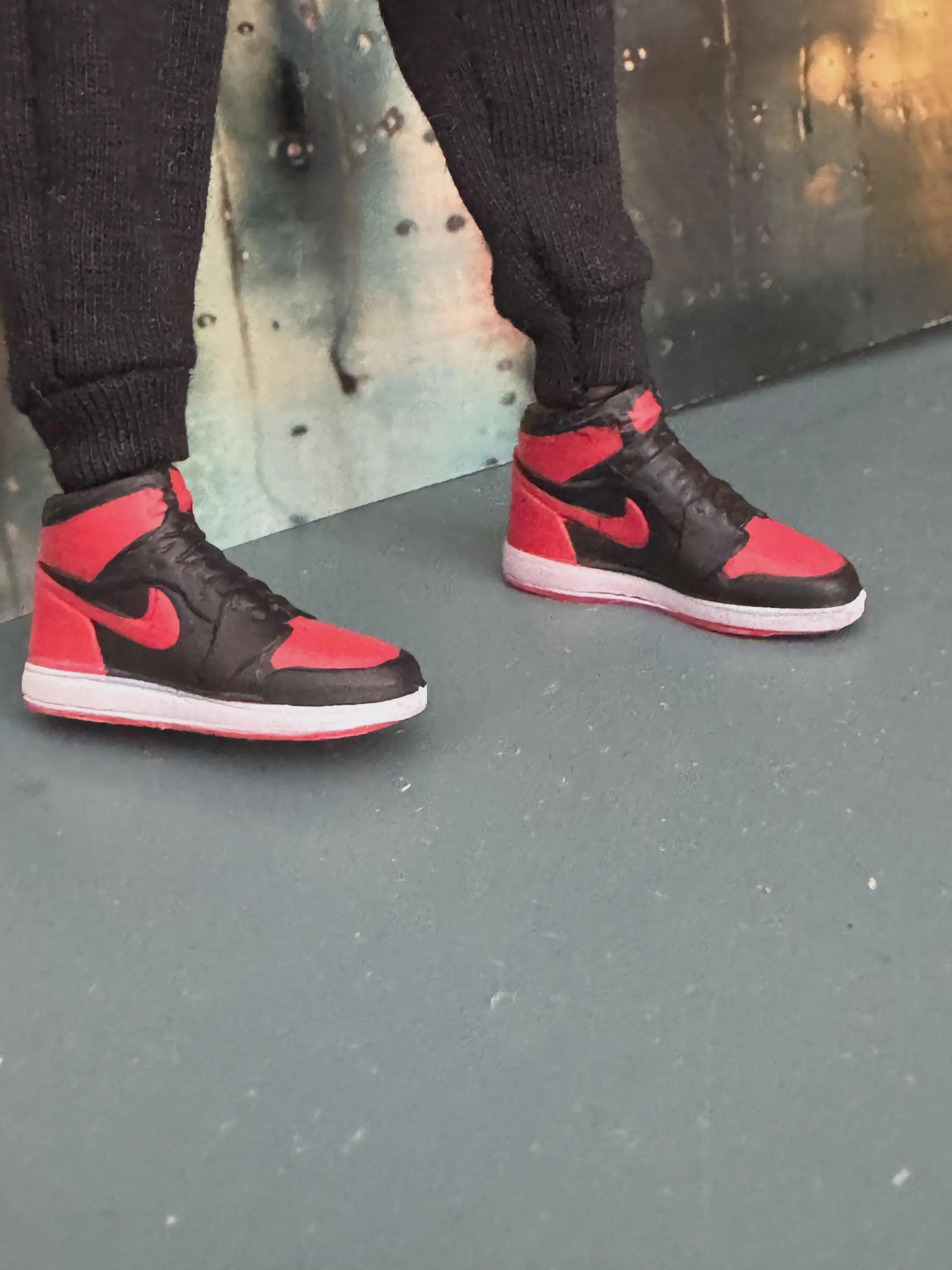 dollhouse miniature shoes 1/12 scale sneakers