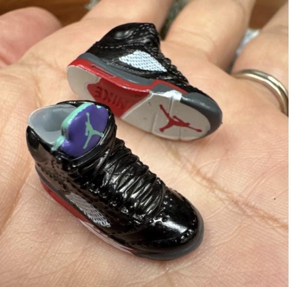dollhouse miniature shoes 1/12 scale sneakers