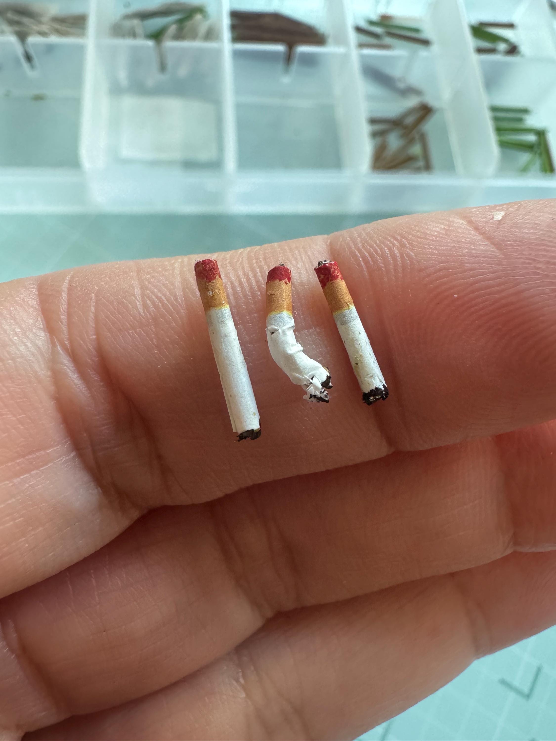 dollhouse miniature cigarette, 1/12 cigarette with lipstick, smoking