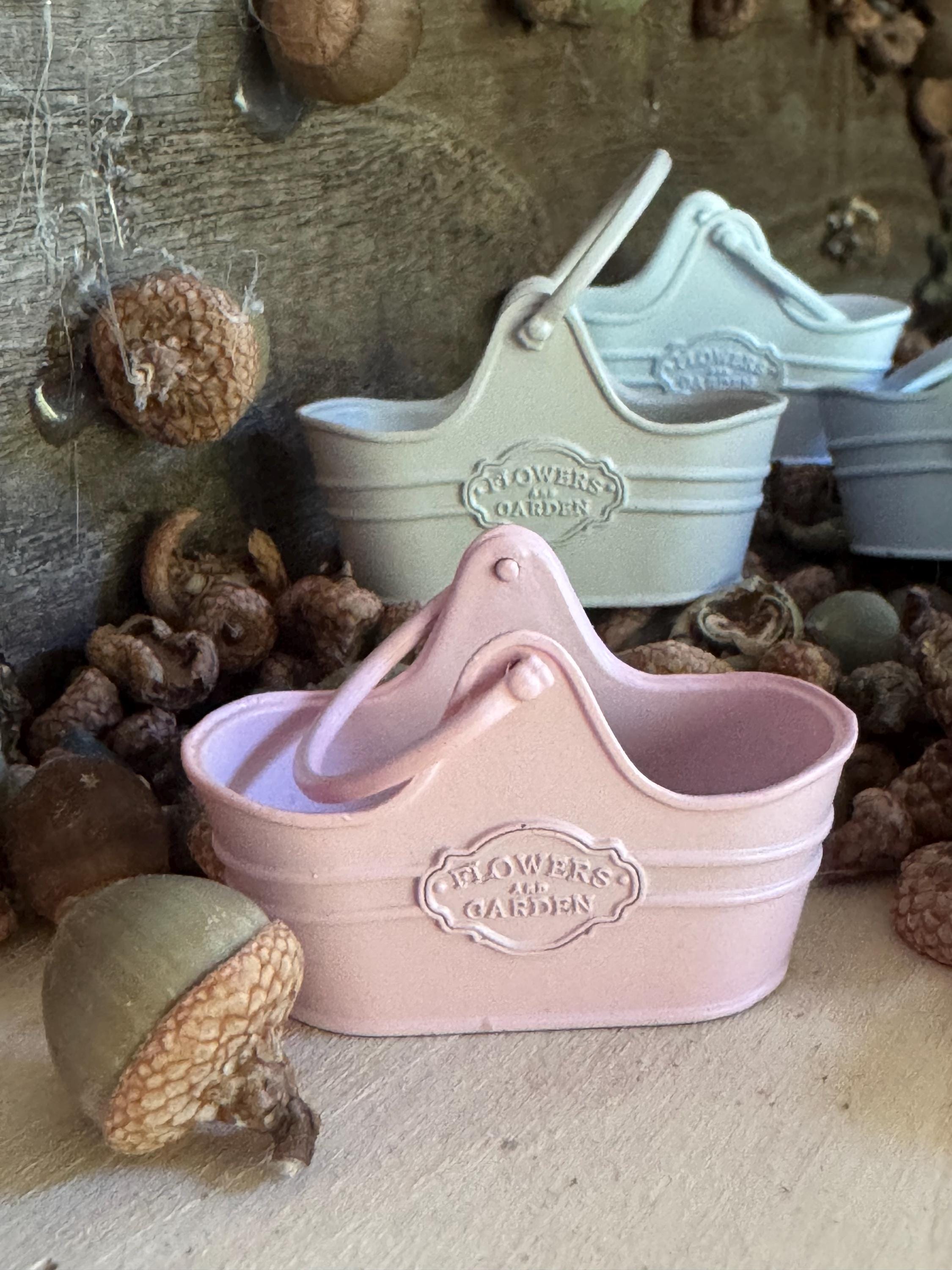 Dollhouse miniature watering can, 1/12 garden decor shabby chic garden