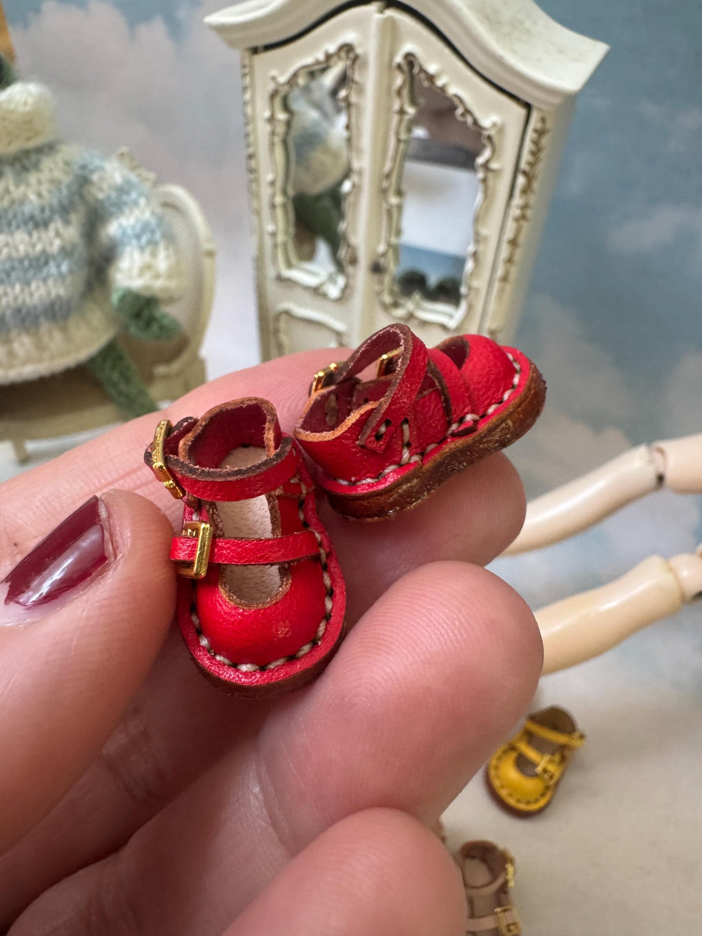 Miniature leather shoes for Blythe,  1/6 scale doll shoes, leather shoes for knitted frog, crochet frog accessory, OB22 and OB 24 shoes