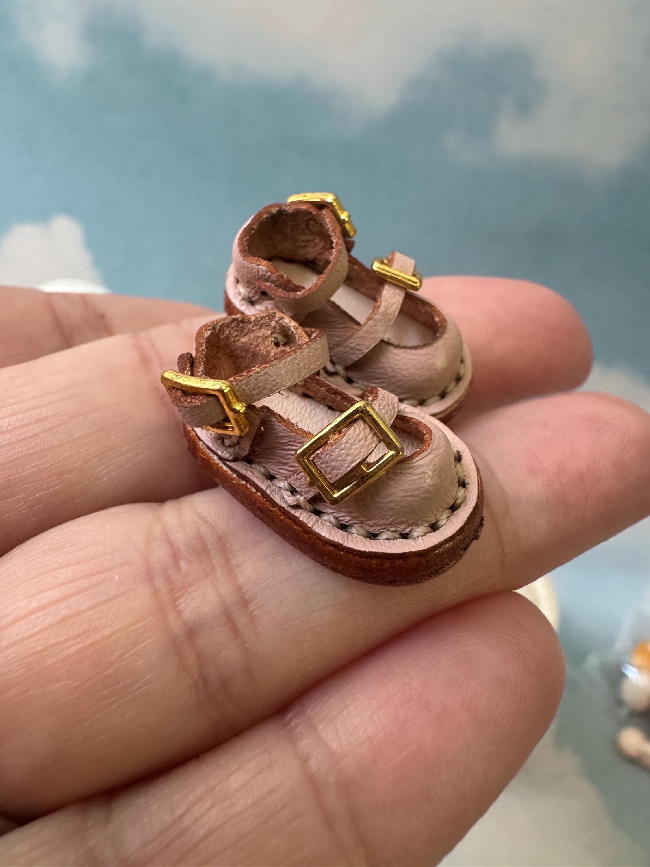 Miniature leather shoes for Blythe,  1/6 scale doll shoes, leather shoes for knitted frog, crochet frog accessory, OB22 and OB 24 shoes