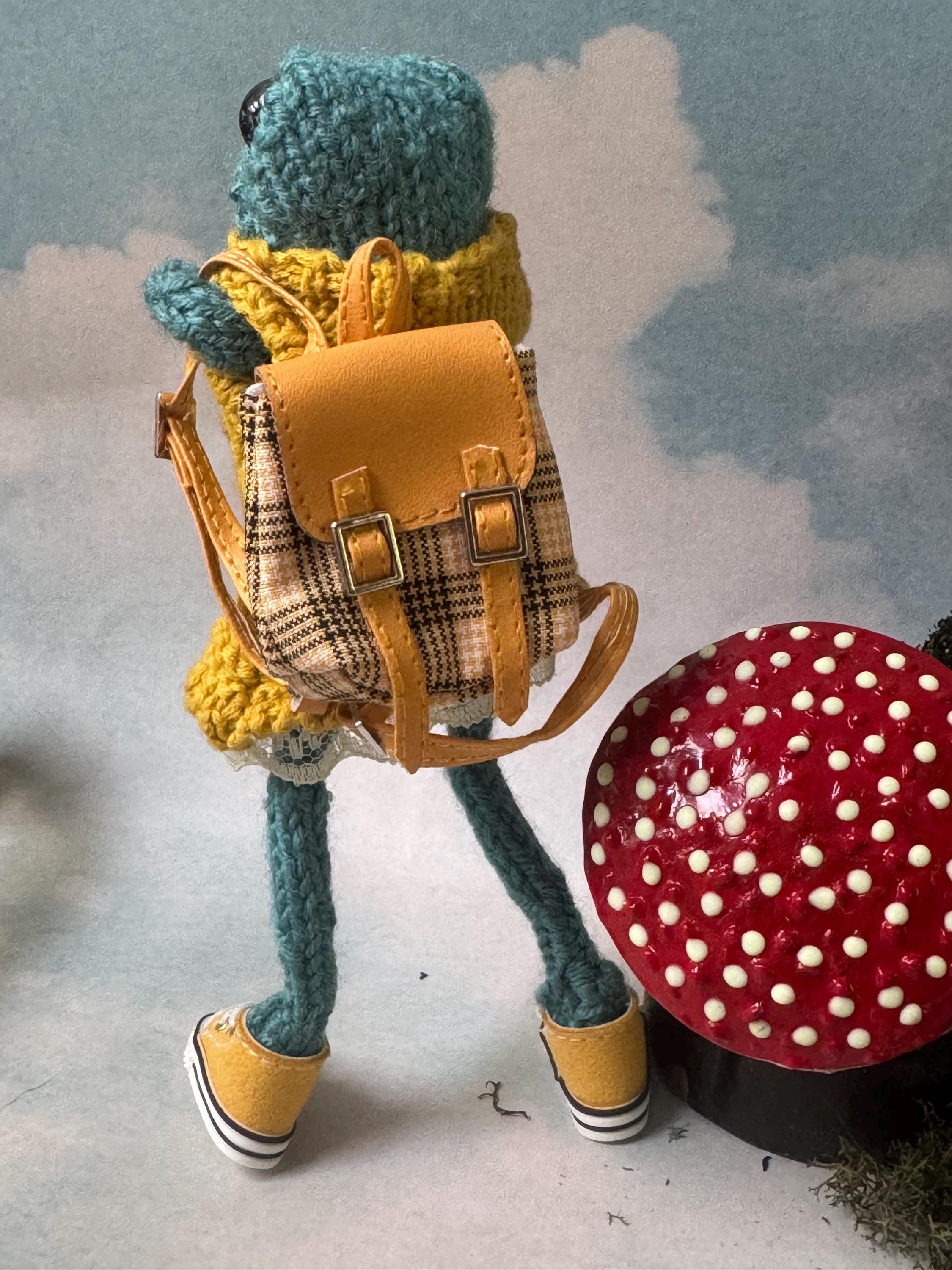 1/6 backpack for Blythe, Knitted frog or Labubu
