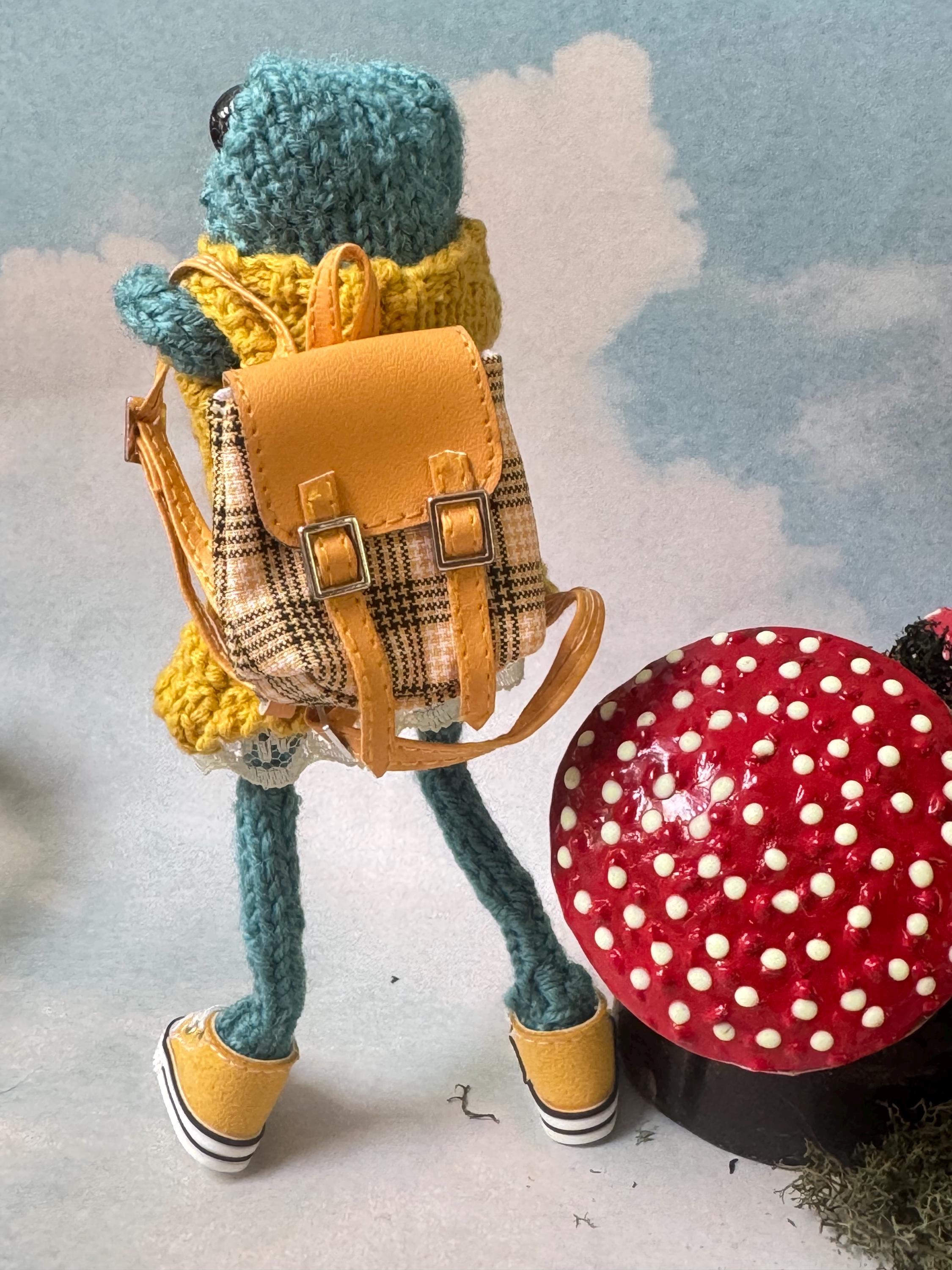 1/6 backpack for Blythe, Knitted frog or Labubu