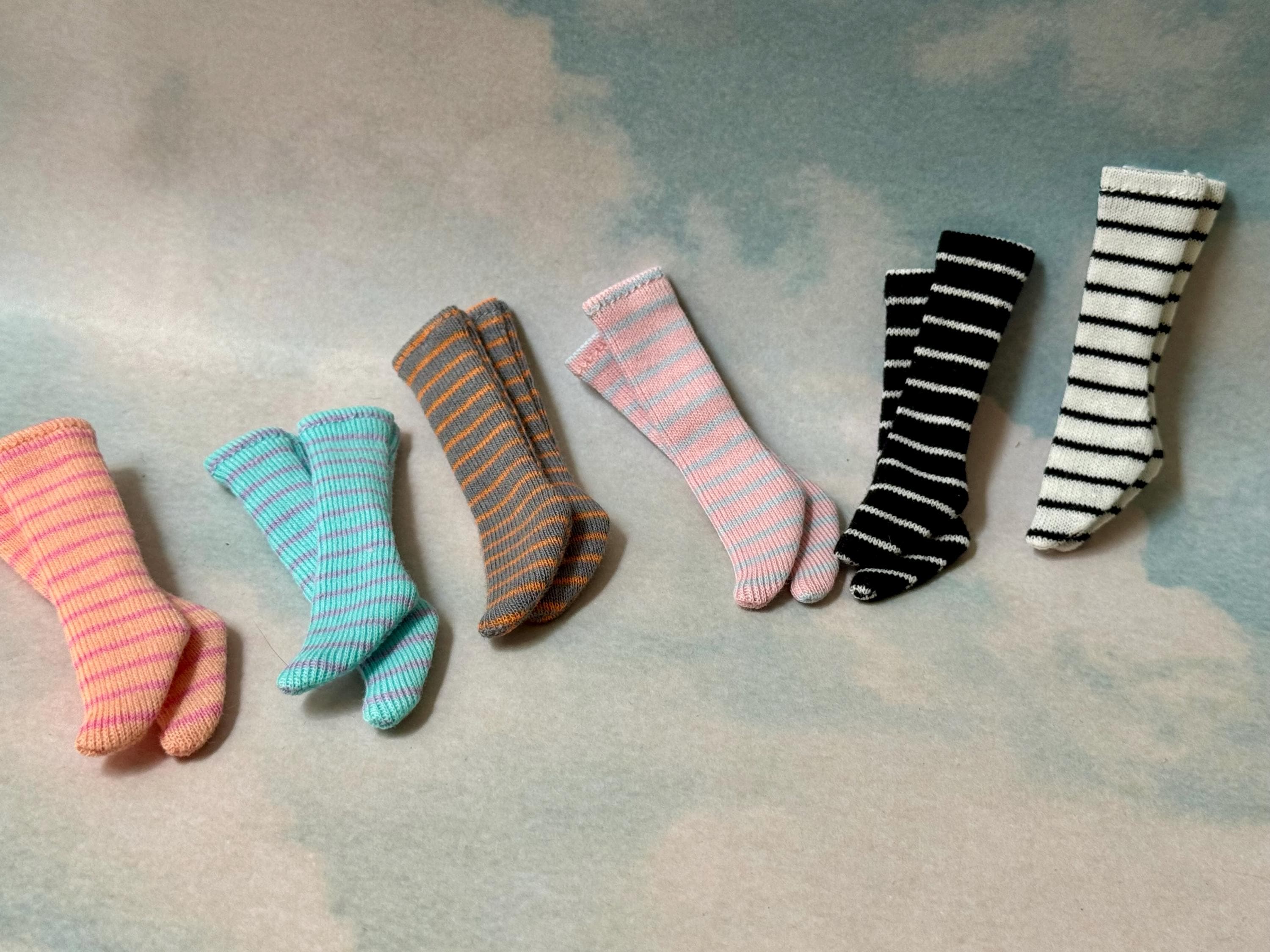 1/6 Blythe socks, knitted frog socks, socks for crochet frog, 1/6 scale socks, crochet frog accessory