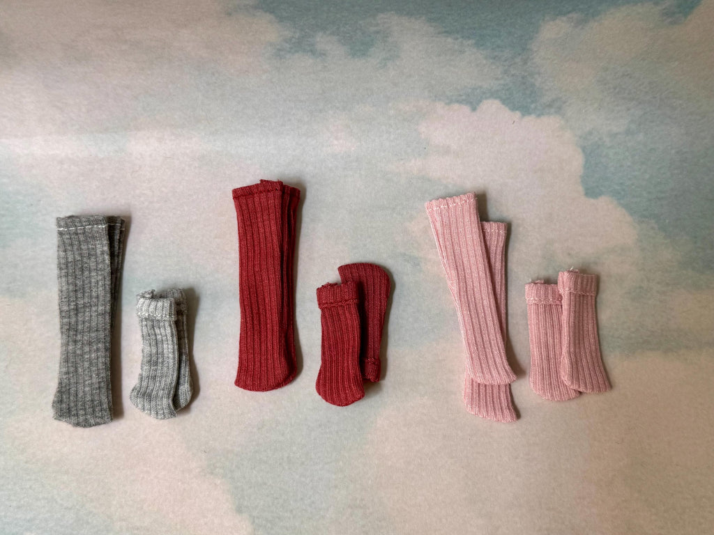 1/6 Blythe socks, knitted frog socks, socks for crochet frog, 1/6 scale socks, crochet frog accessory