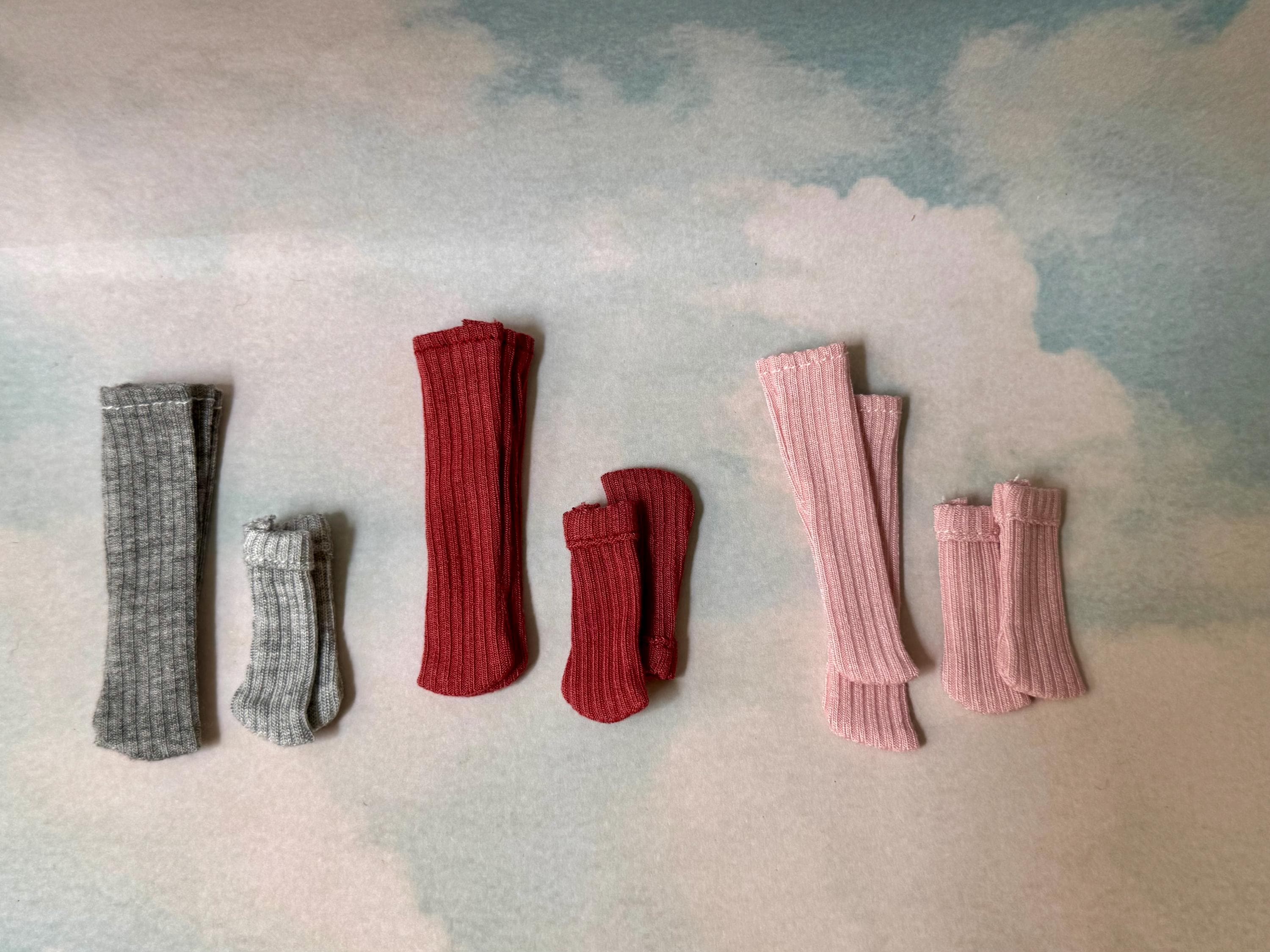 1/6 Blythe socks, knitted frog socks, socks for crochet frog, 1/6 scale socks, crochet frog accessory