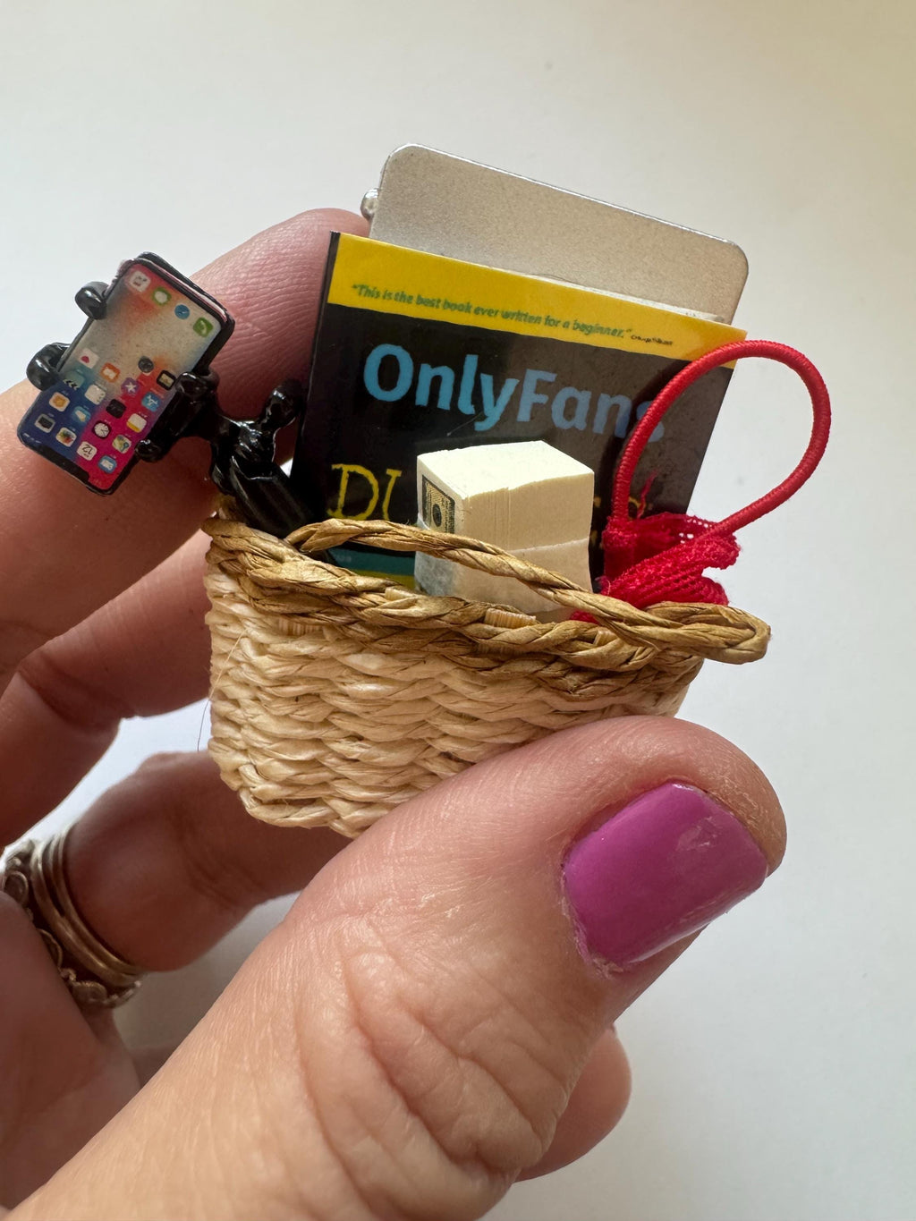 dollhouse miniature Only Fans kit , 1/12 selfie stick, g-string, book,mini cash,laptop for dolls that want to join Only Fans