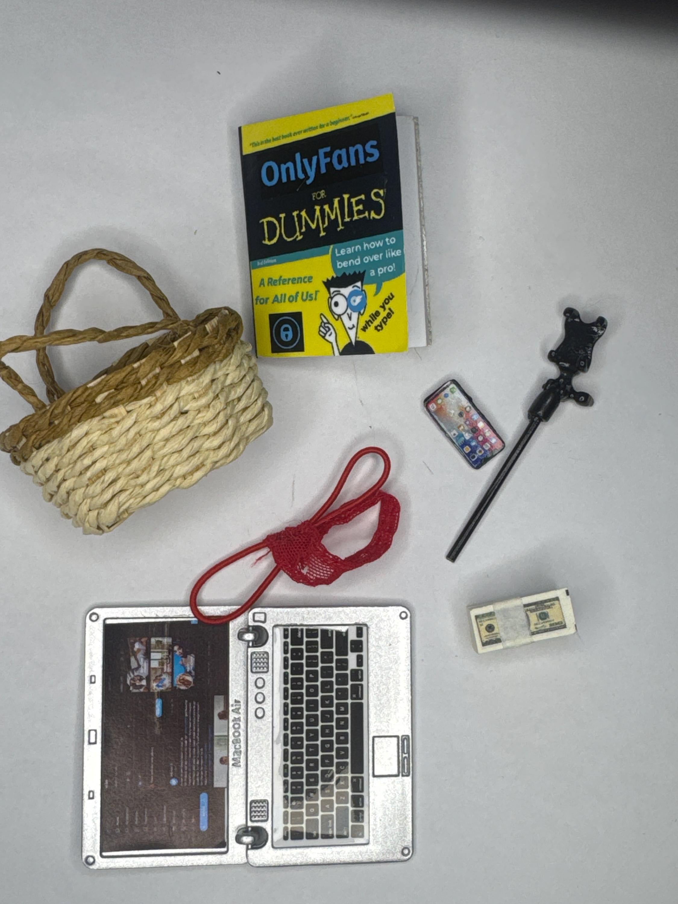 dollhouse miniature Only Fans kit , 1/12 selfie stick, g-string, book,mini cash,laptop for dolls that want to join Only Fans