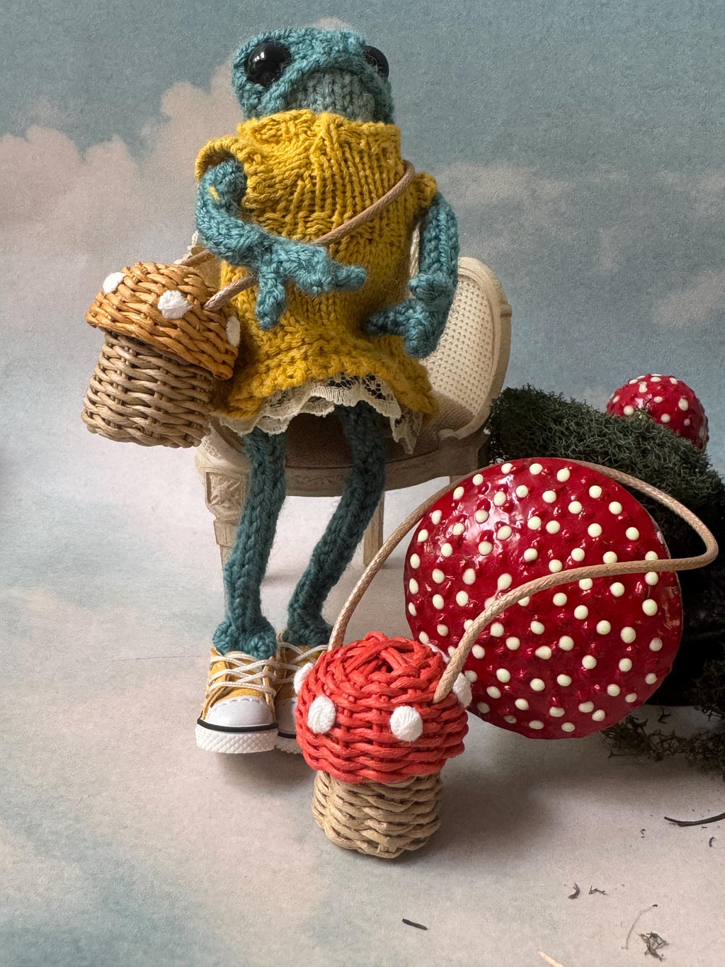 Miniature mushroom bag 1/6 scale rattan purse for Blythe,  purse for Labubu, crochet frog purse, Blythe purse mushroom accessory, fairy purse, foraging bag