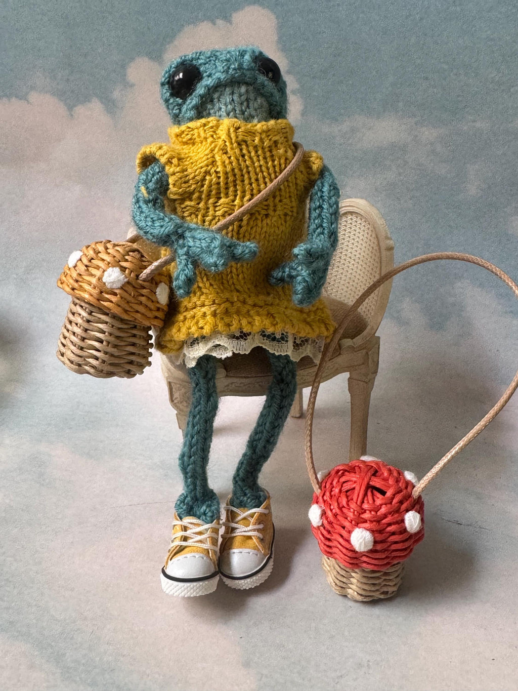 Miniature mushroom bag 1/6 scale rattan purse for Blythe,  purse for Labubu, crochet frog purse, Blythe purse mushroom accessory, fairy purse, foraging bag