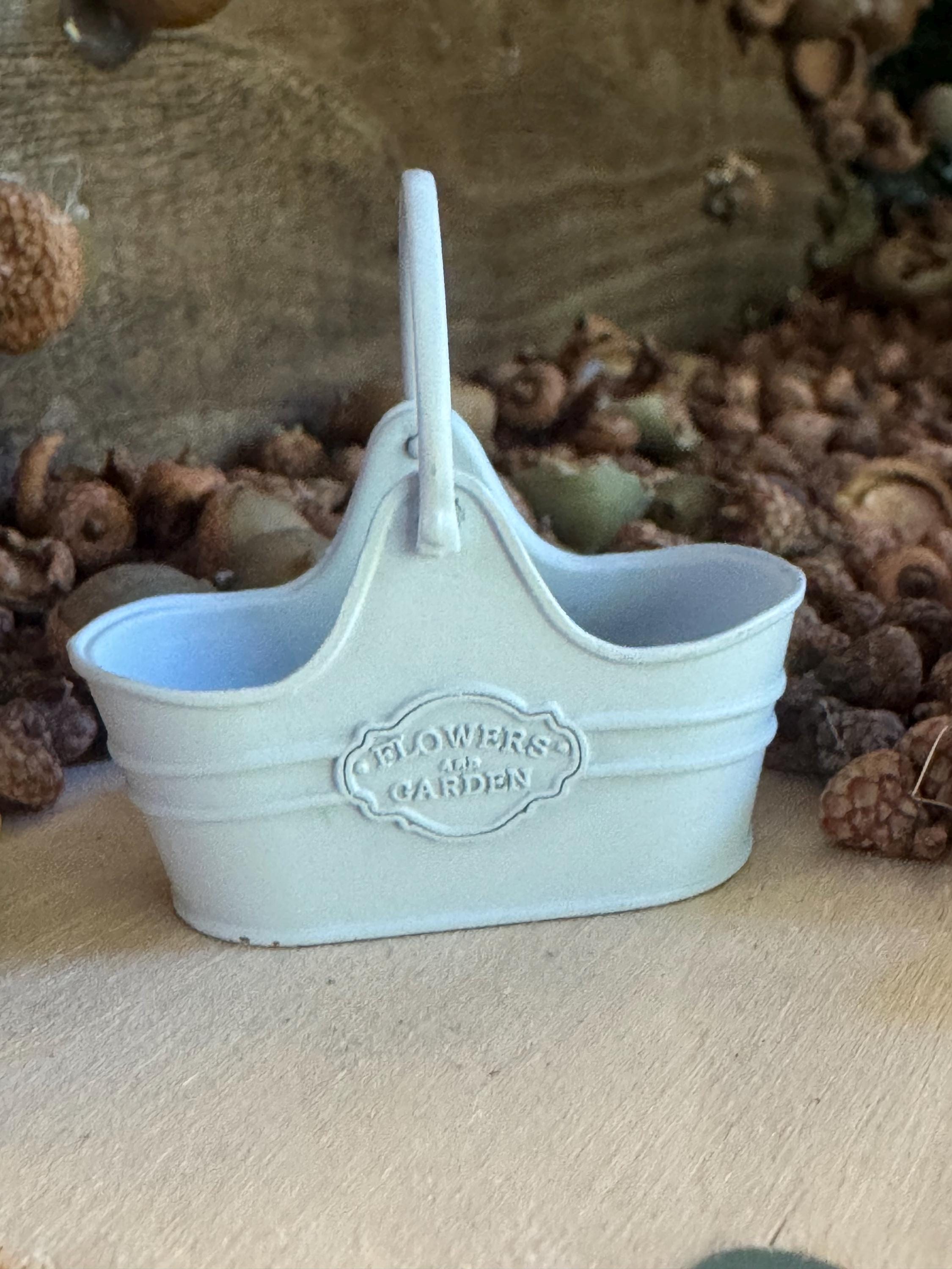 Dollhouse miniature watering can, 1/12 garden decor shabby chic garden