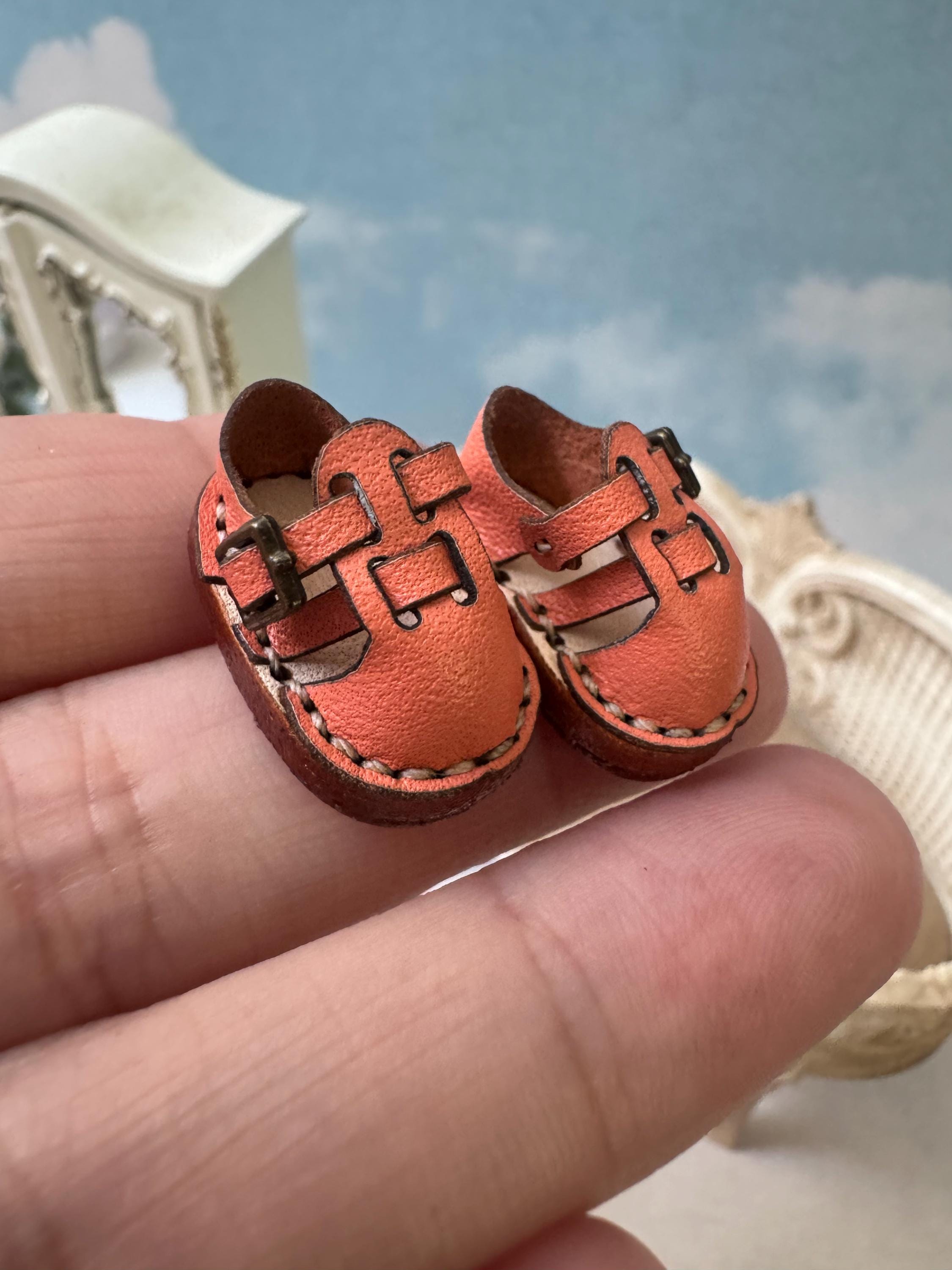 Miniature leather shoes for Blythe,  1/6 scale doll shoes, leather shoes for knitted frog, crochet frog accessory, OB22 and OB 24 shoes