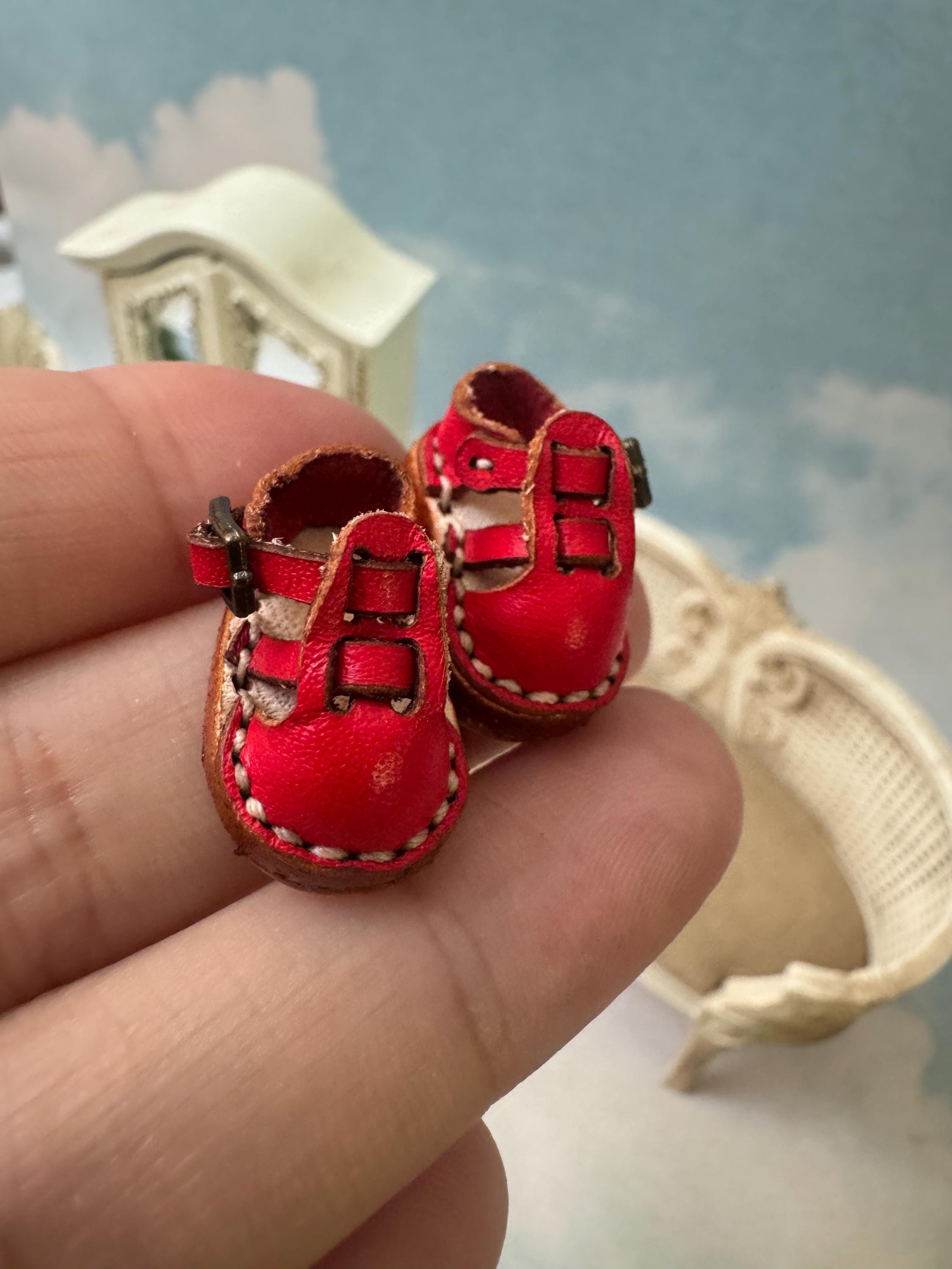 Miniature leather shoes for Blythe,  1/6 scale doll shoes, leather shoes for knitted frog, crochet frog accessory, OB22 and OB 24 shoes