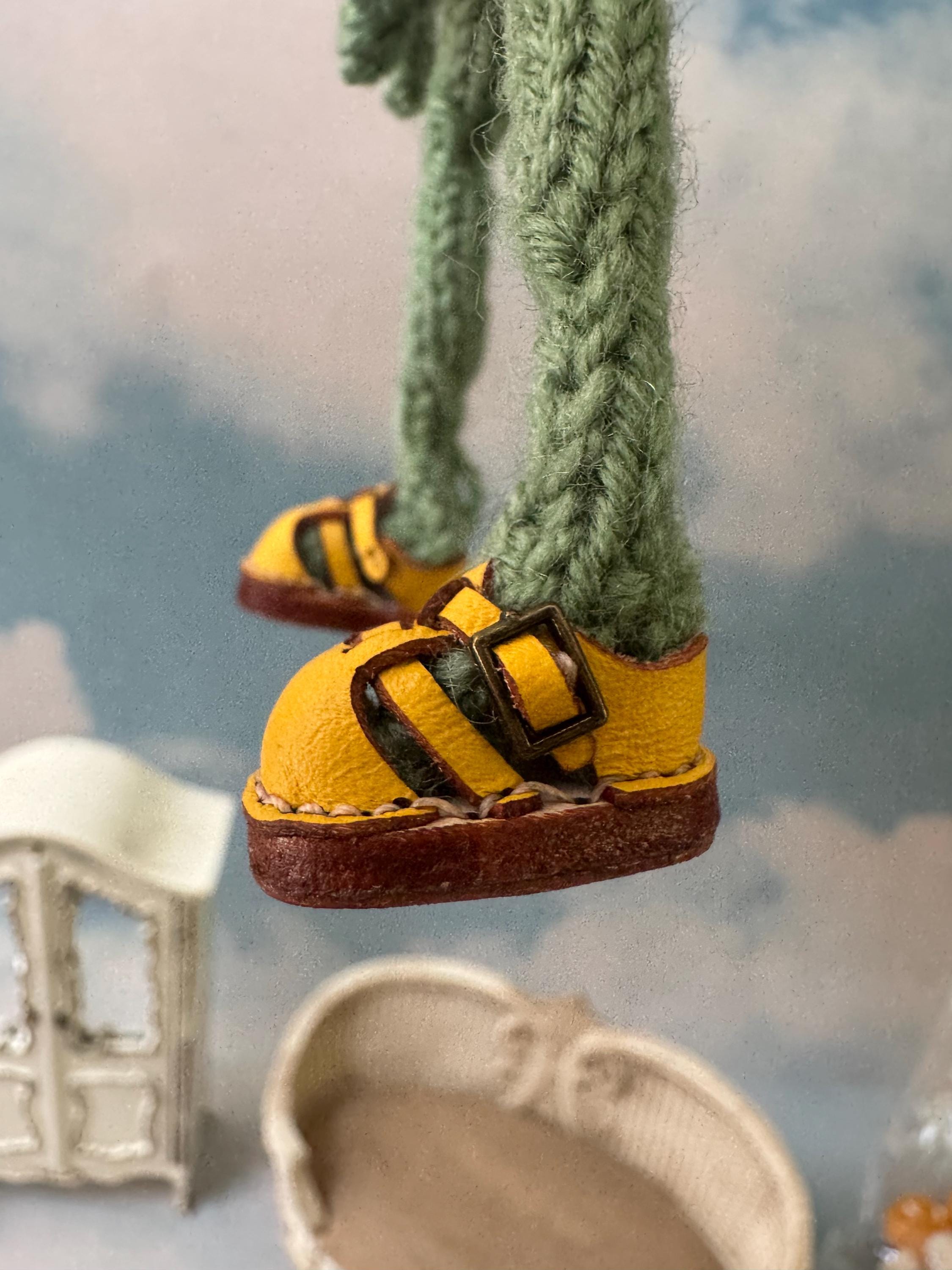 Miniature leather shoes for Blythe,  1/6 scale doll shoes, leather shoes for knitted frog, crochet frog accessory, OB22 and OB 24 shoes