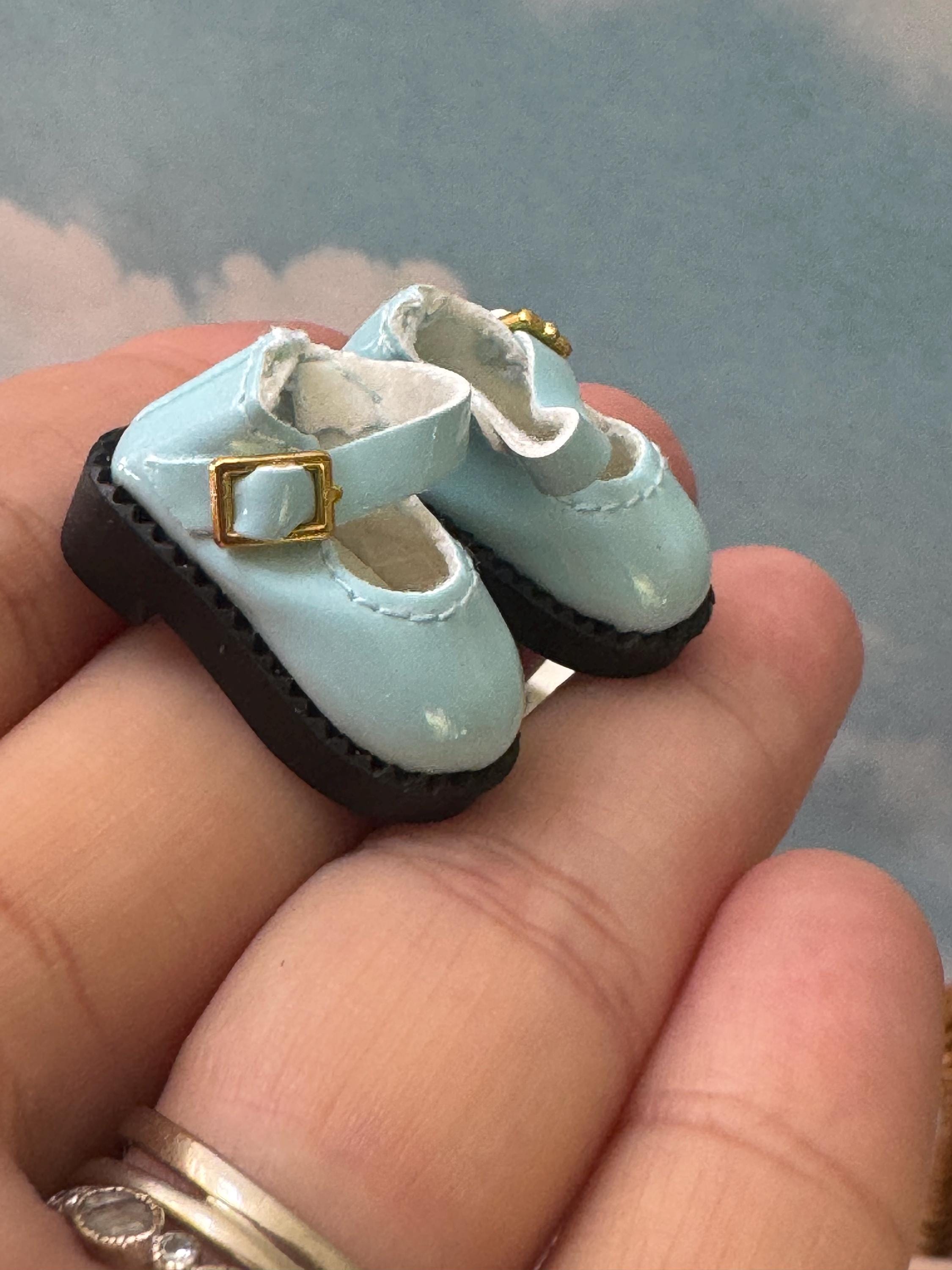 Miniature leather shoes for Blythe,  1/6 scale doll shoes, leather shoes for knitted frog, crochet frog accessory