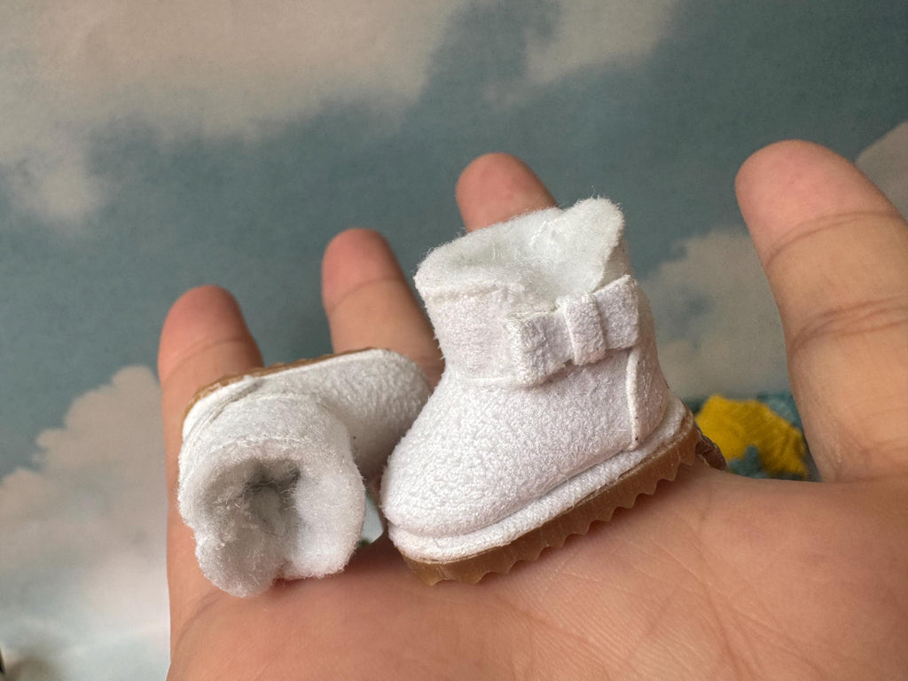 1/6 scale Ugg Style boots for Blythe, Knitted frog