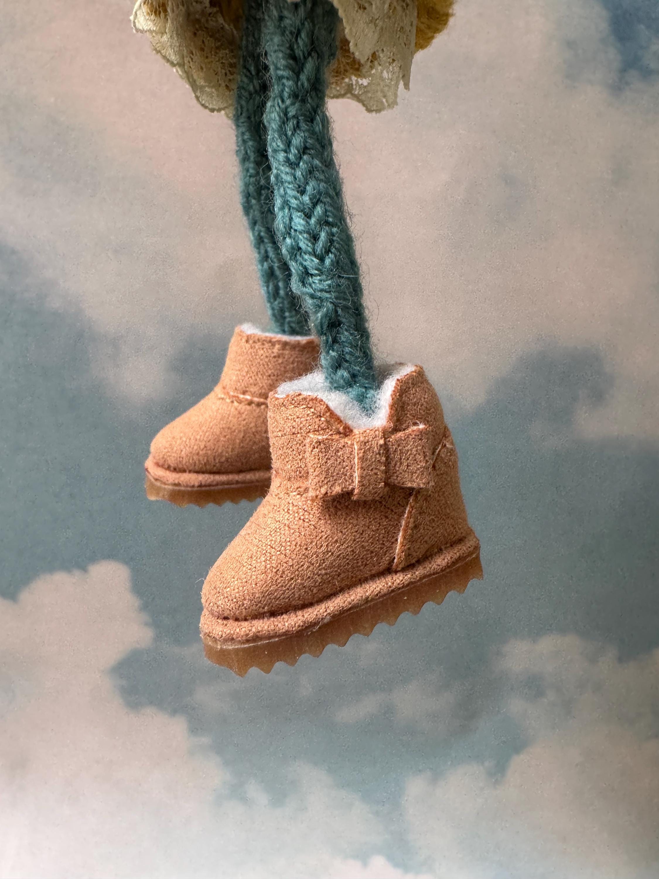 1/6 scale Ugg Style boots for Blythe, Knitted frog
