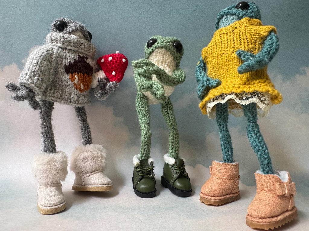 1/6 scale Ugg Style boots for Blythe, Knitted frog