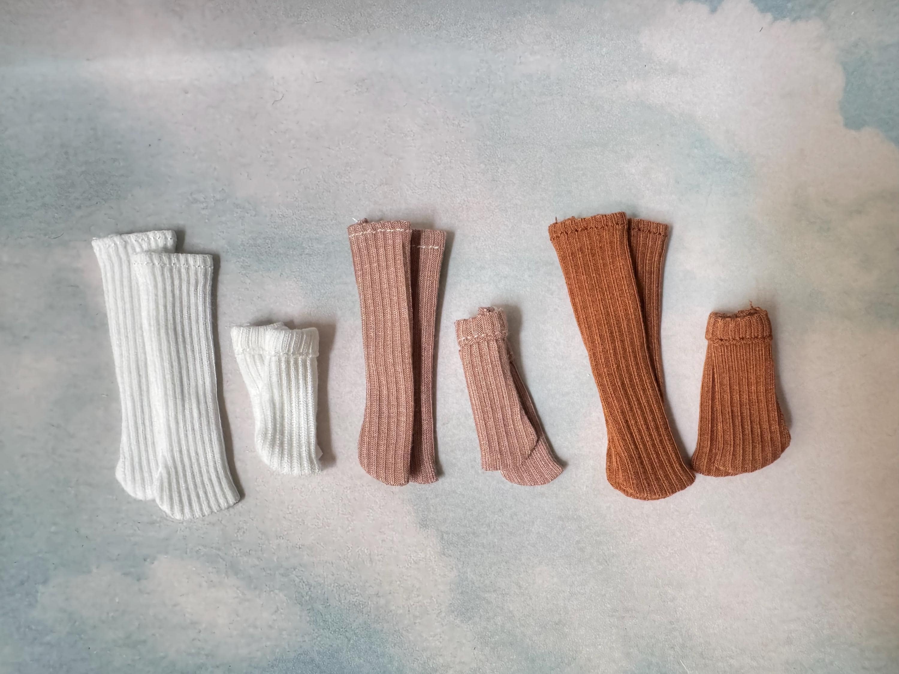 1/6 Blythe socks, knitted frog socks, socks for crochet frog, 1/6 scale socks, crochet frog accessory