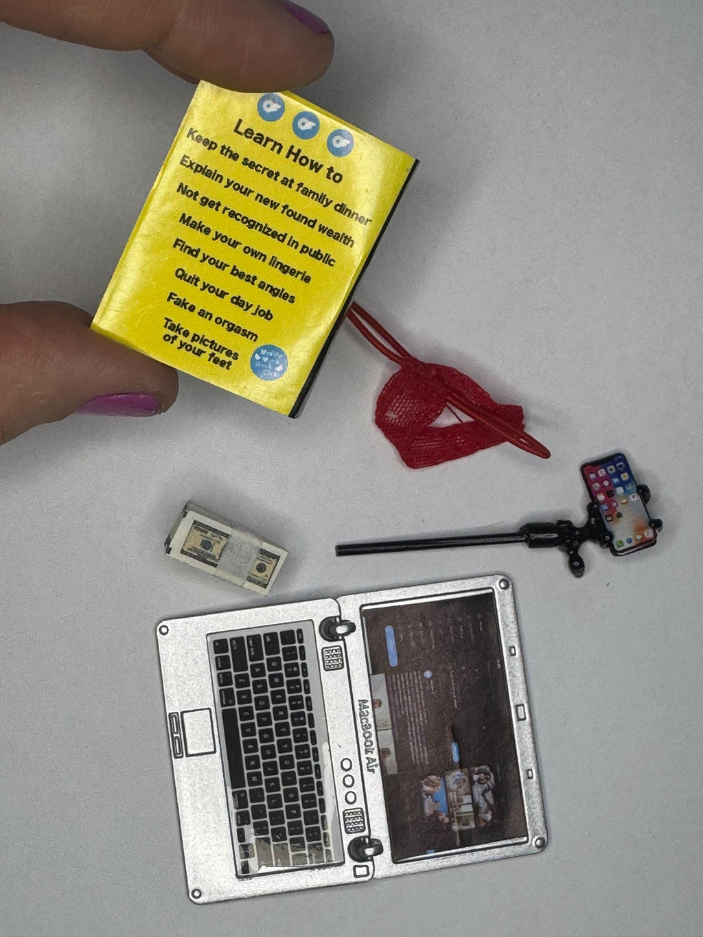 dollhouse miniature Only Fans kit , 1/12 selfie stick, g-string, book,mini cash,laptop for dolls that want to join Only Fans