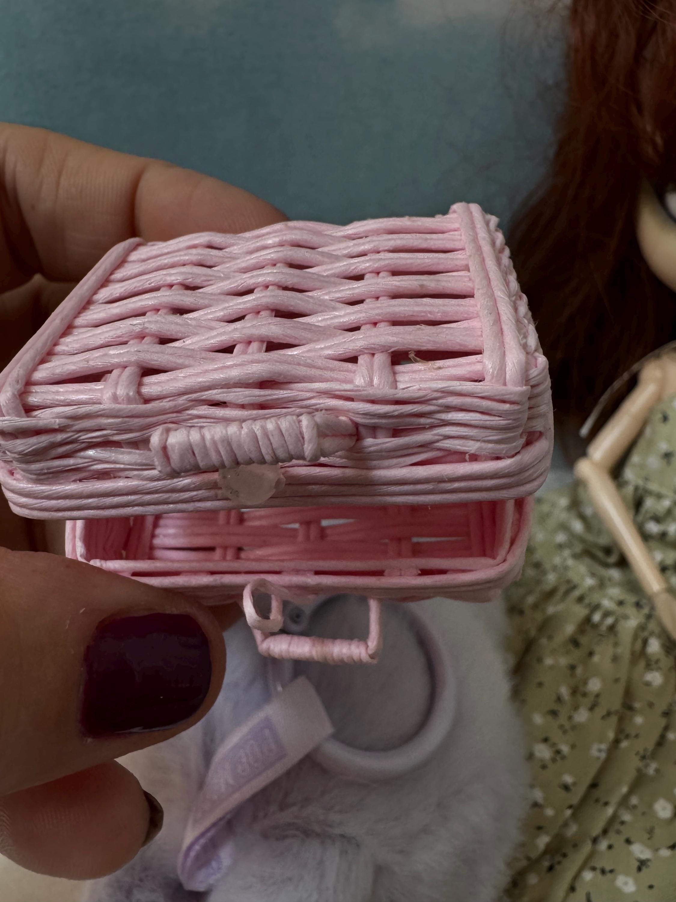 Miniature suitcase, dollhouse picnic basket, 1/6 scale basket suitcase, can be 1/12 scale also