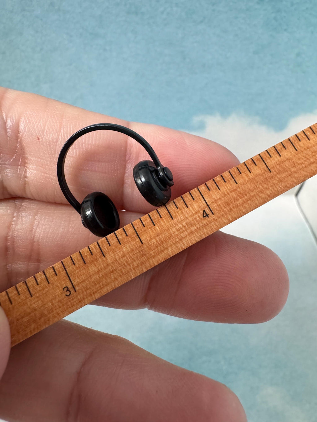 Dollhouse miniature headphones, 1/12 scale headphones