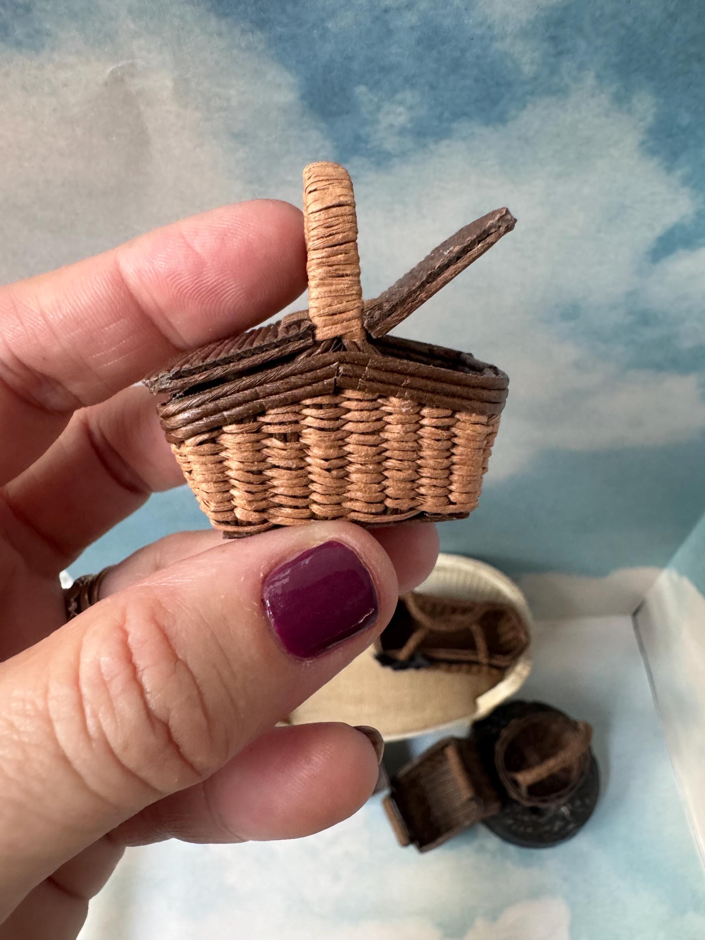 Dollhouse miniature handmade baskets,  picnic basket, 1/12 scale basket, miniature wicker basket