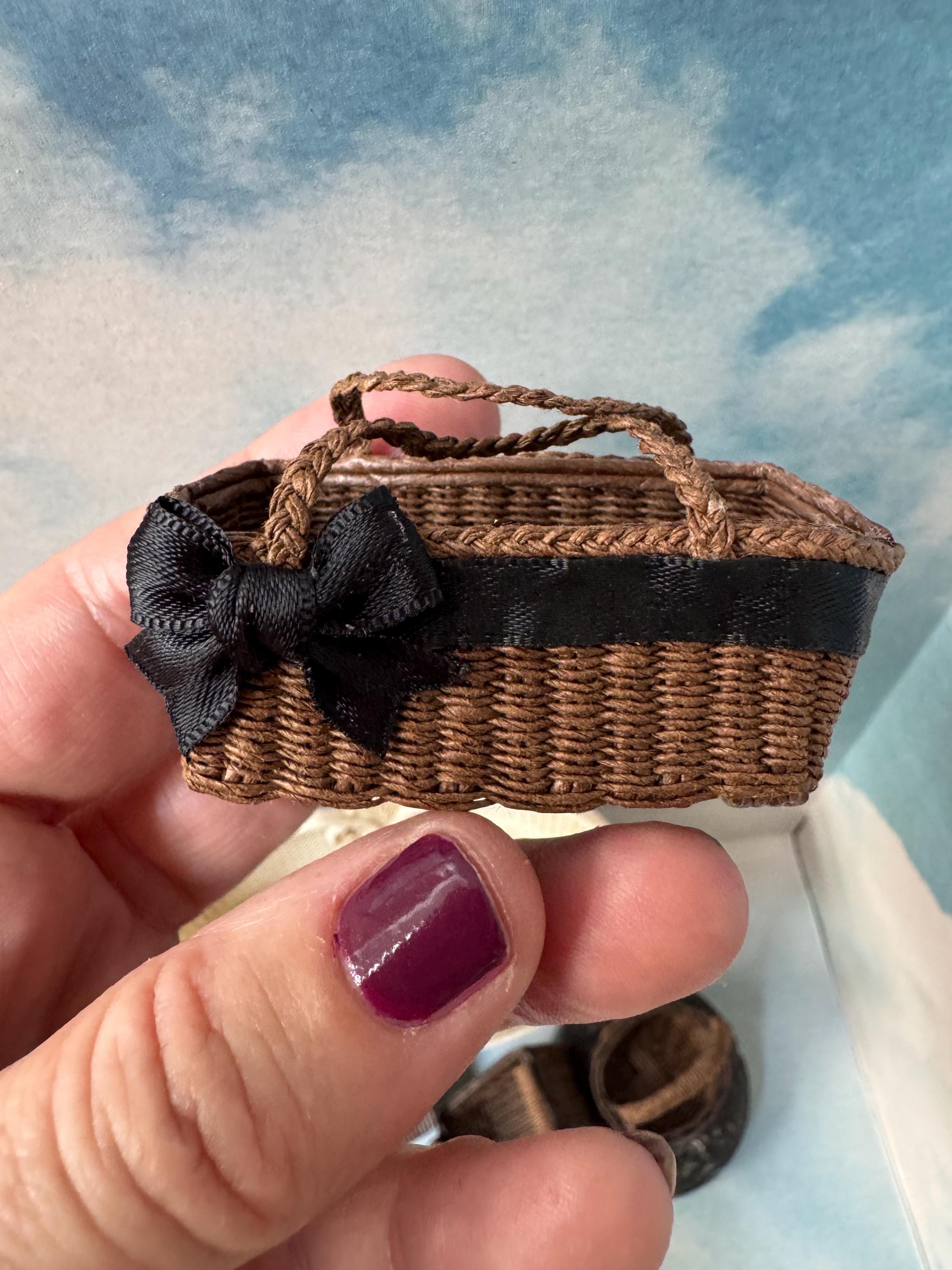 Dollhouse miniature handmade baskets,  picnic basket, 1/12 scale basket, miniature wicker basket