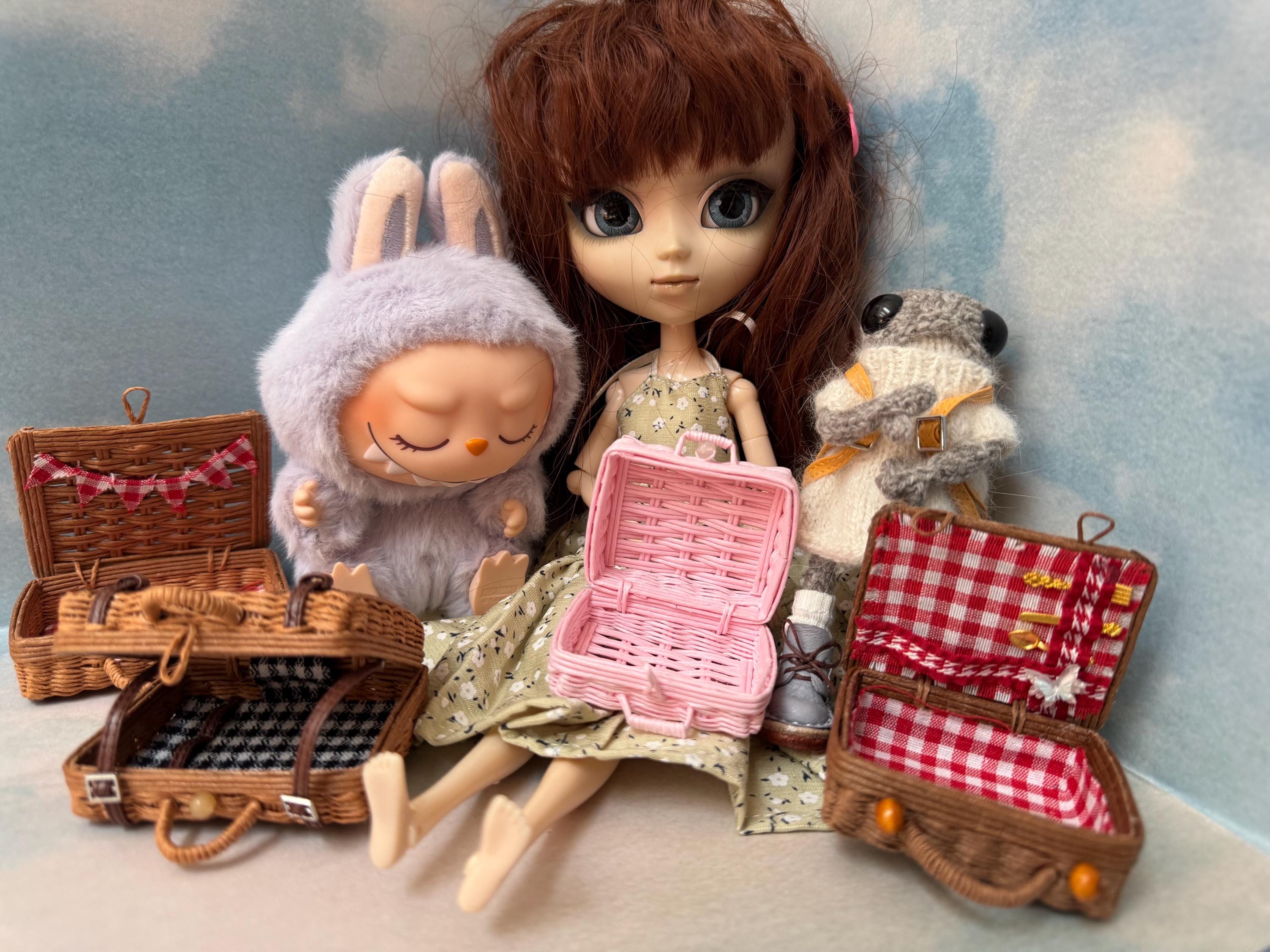 Miniature suitcase, dollhouse picnic basket, 1/6 scale basket suitcase, can be 1/12 scale also