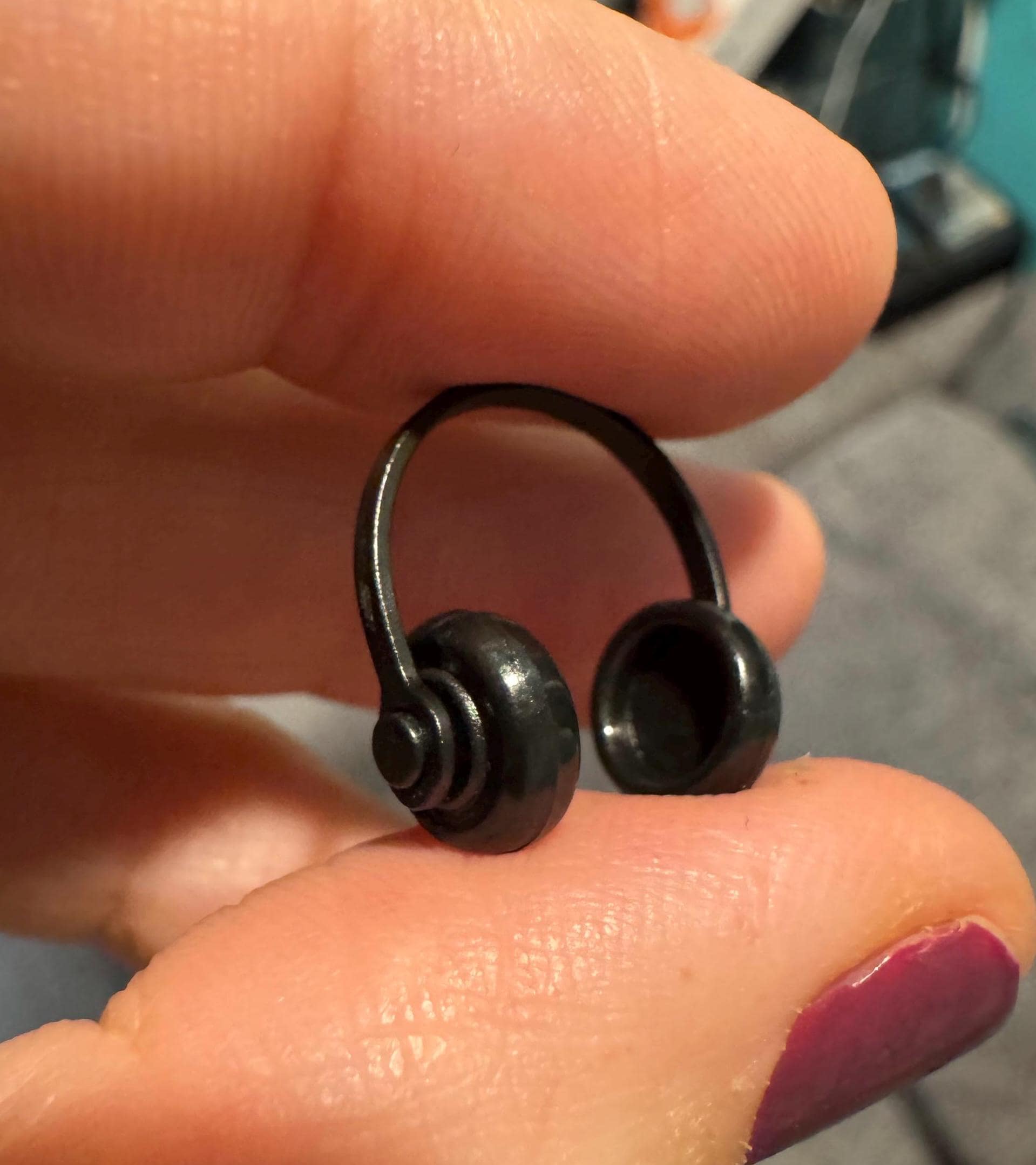 Dollhouse miniature headphones, 1/12 scale headphones